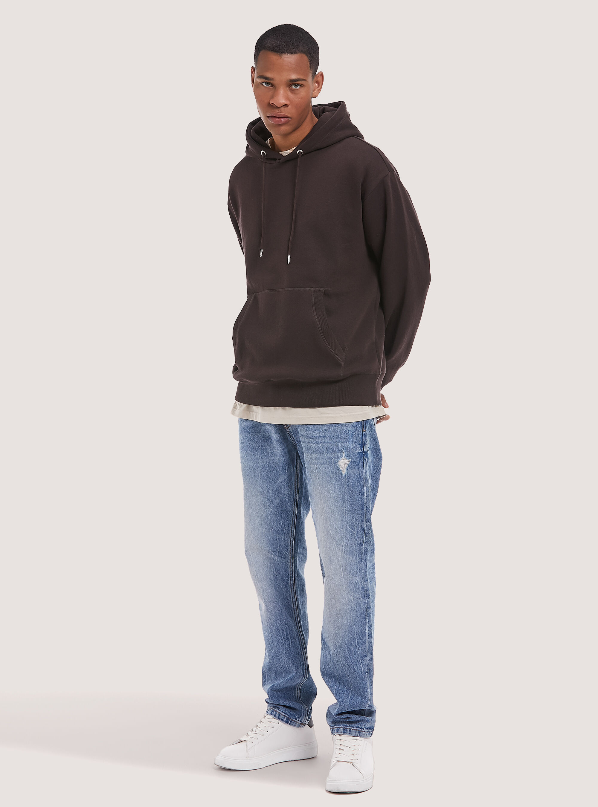Felpa e jeans 2025