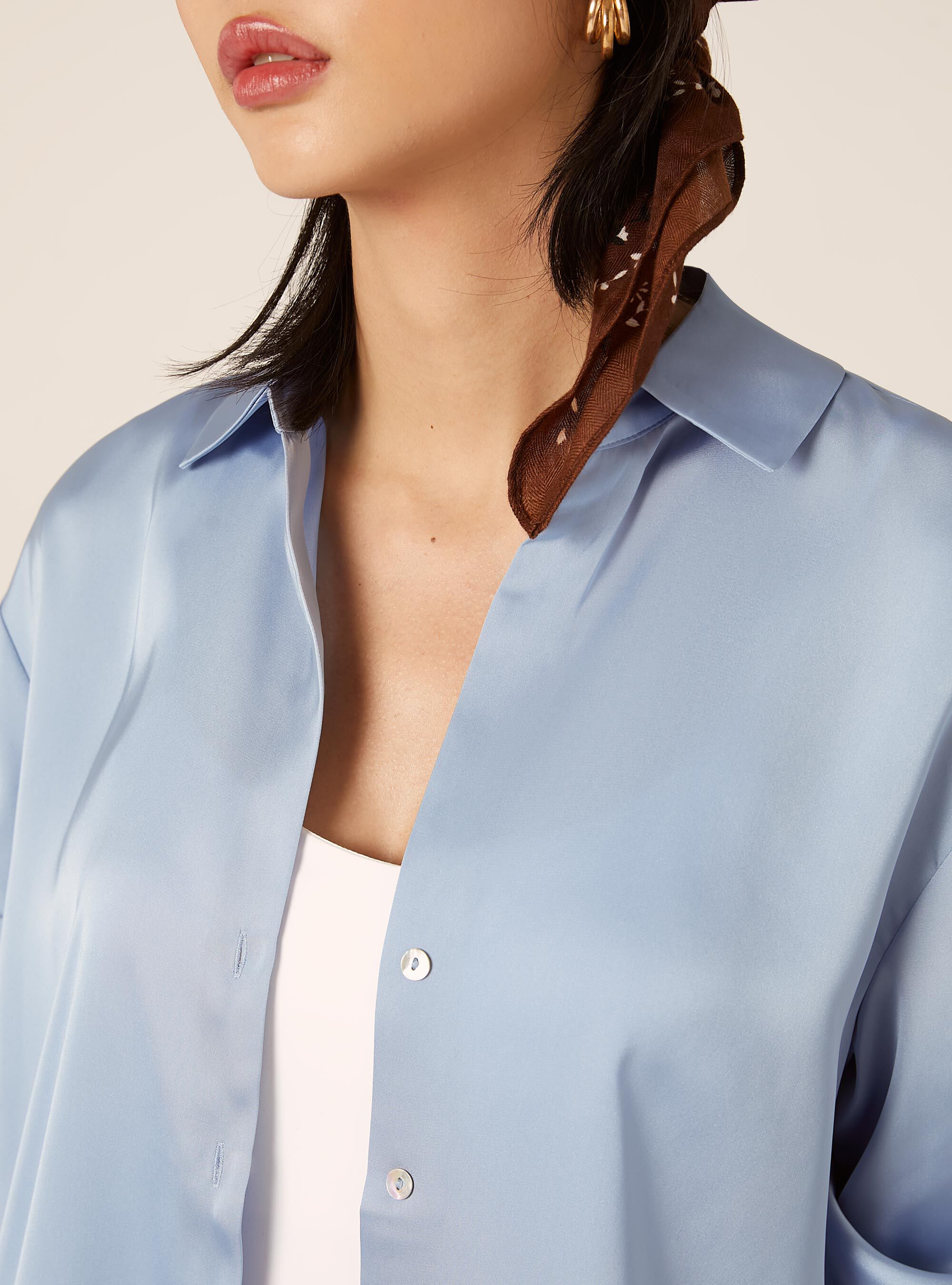 Camicia in satin con colletto a revers, AZ2 AZURE MEDIUM