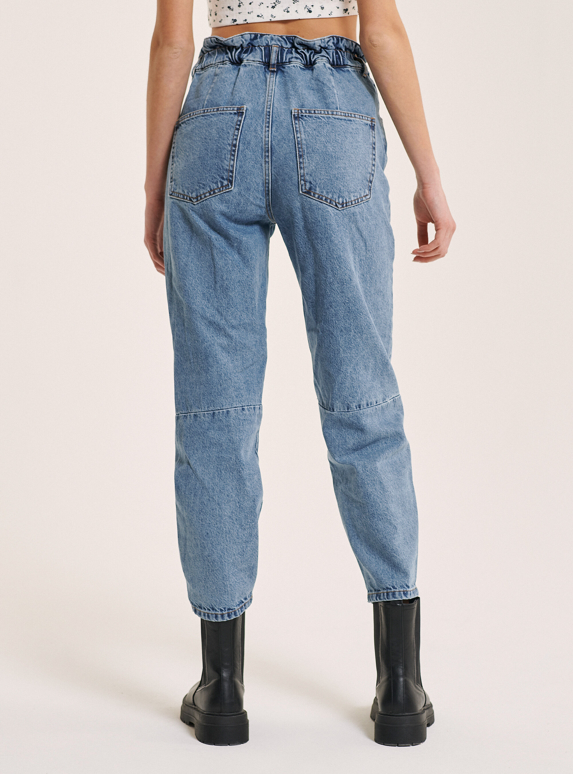 Jeans con hotsell vita arricciata