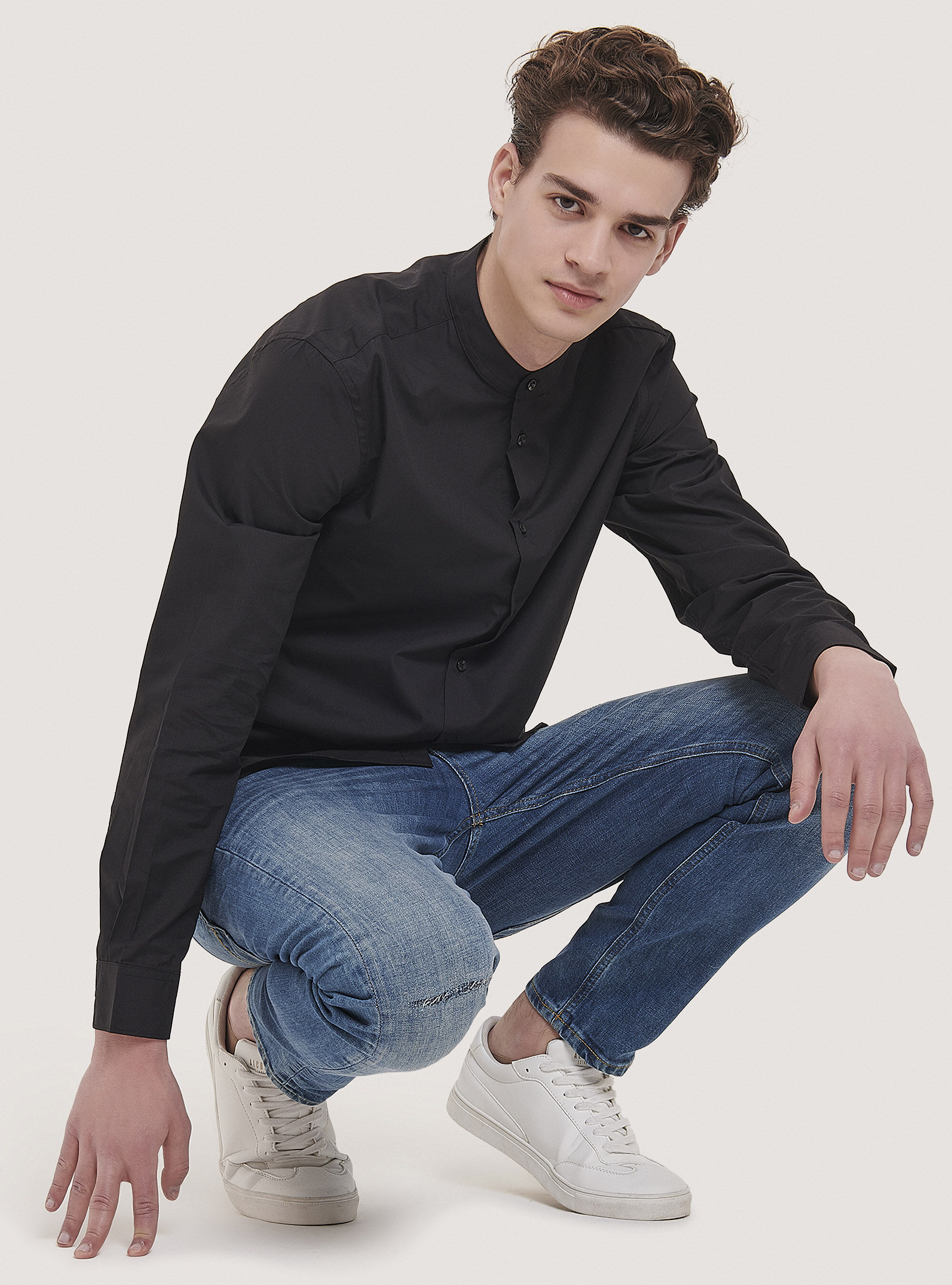 Plain-coloured shirt with Korean collar, BLACK