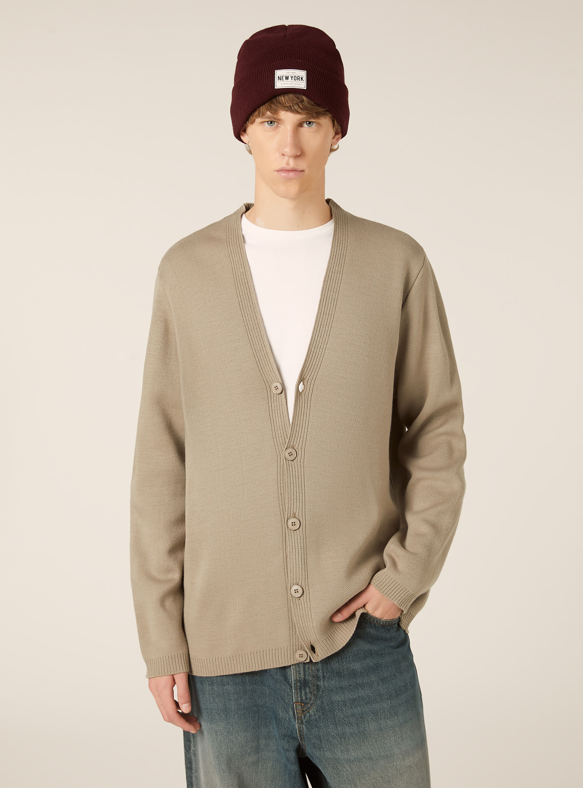 Strickjacke mit V-Ausschnitt