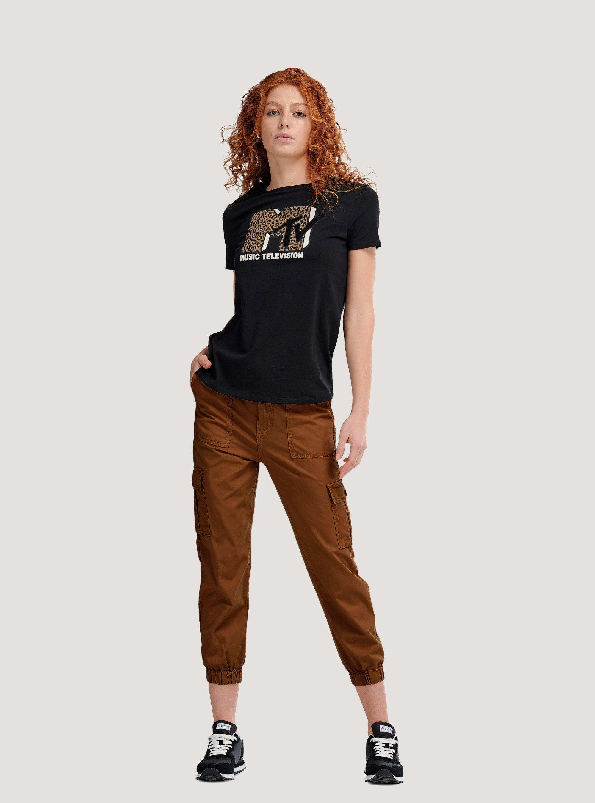 Pantaloni cargo in twill leggero con elastico alle caviglie