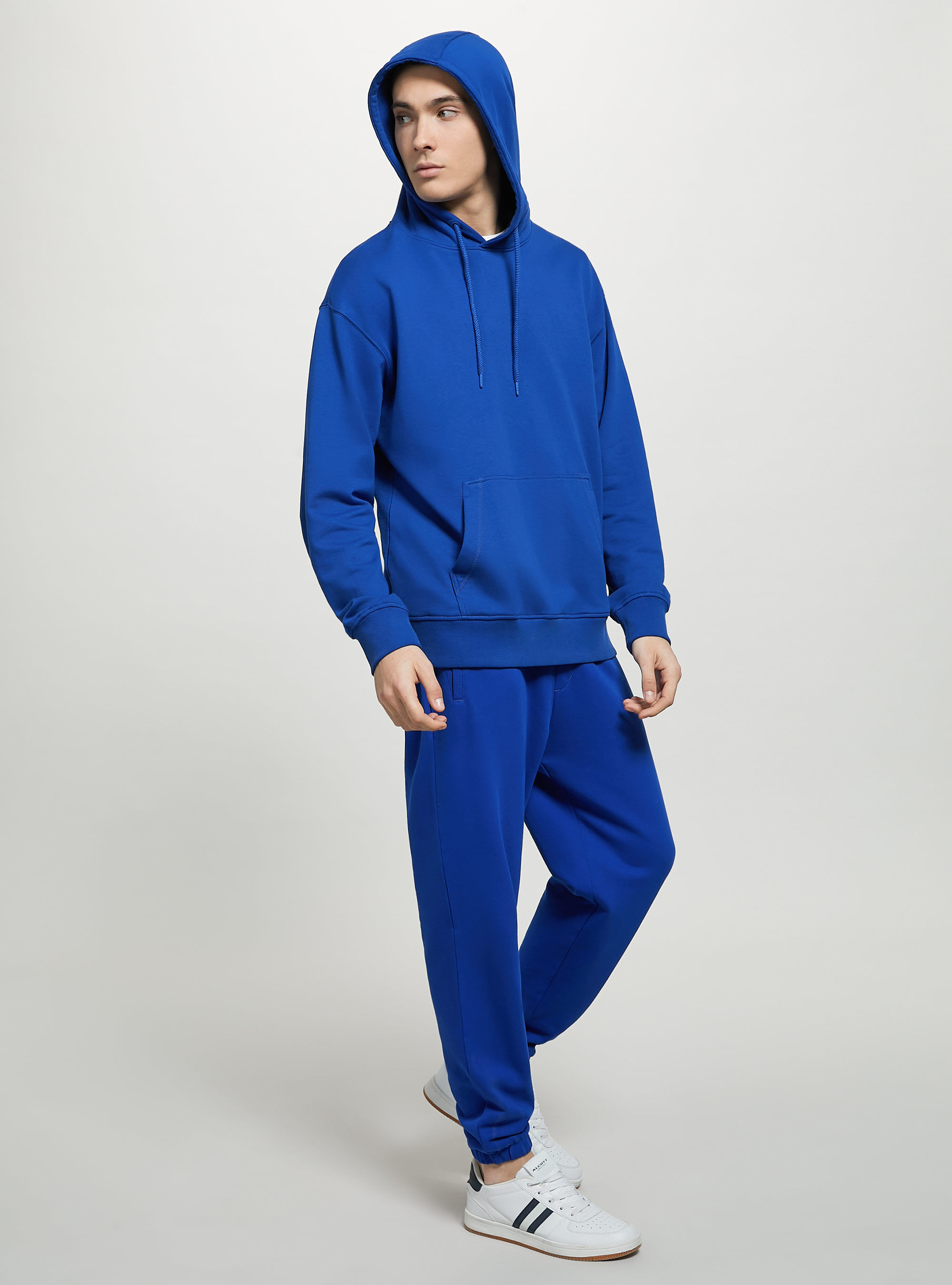 Sweatshirt with hood and pouch pocket, RY1 ROYALE DARK