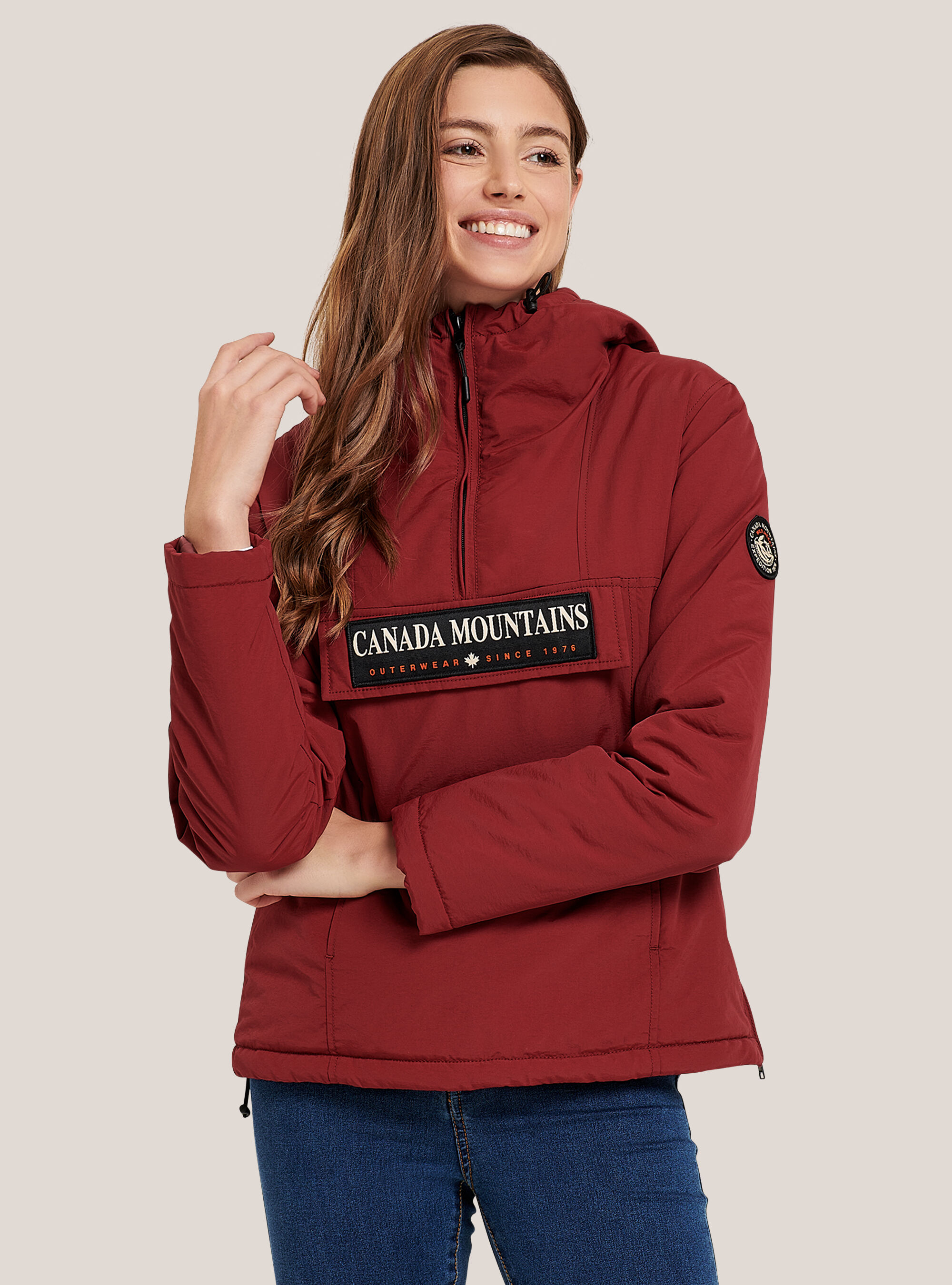 Giubbotto anorak con patch e cappuccio, C3398 BORDEAUX