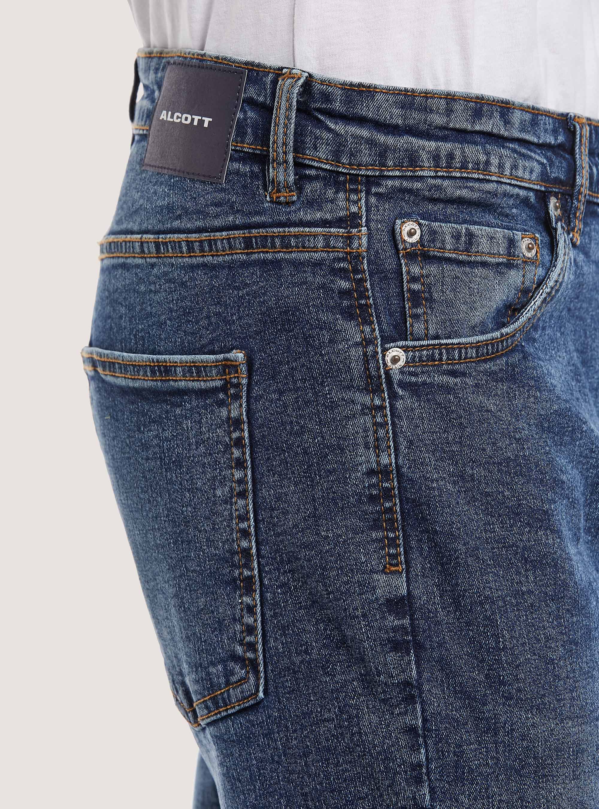 Stretch denim carrot fit jeans