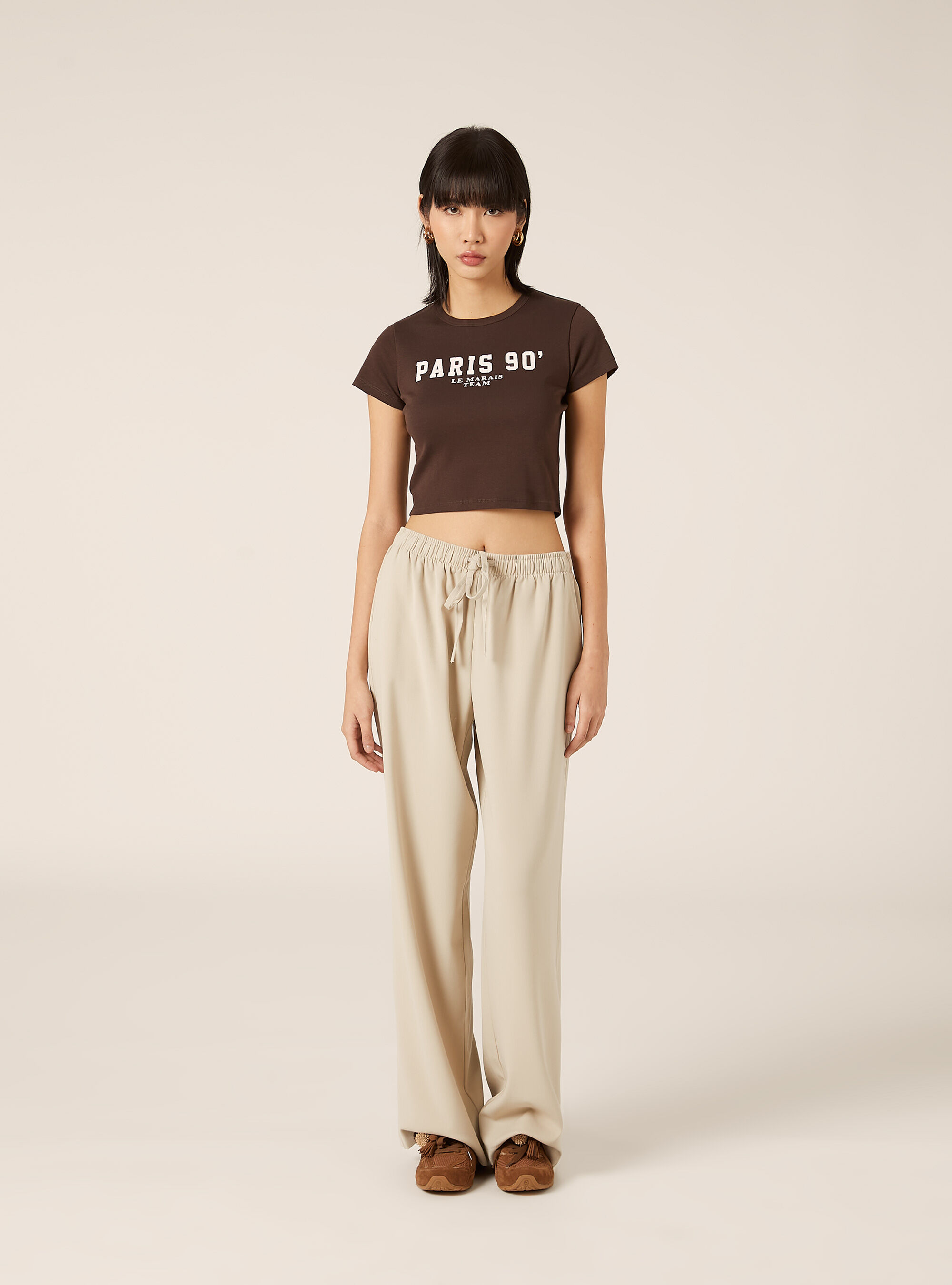 Kurz&auml;rmeliges Crop-T-Shirt mit College-Grafik-Print, BR1 BROWN DARK