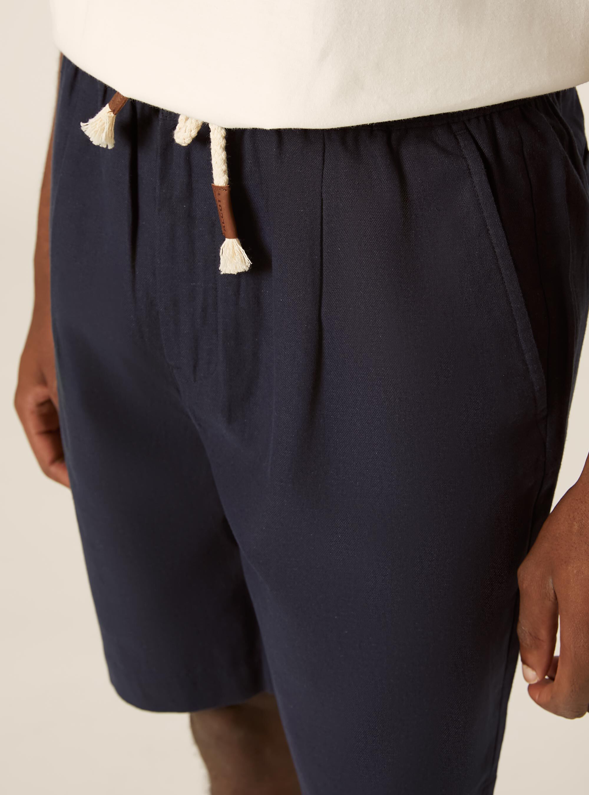 Leinen-Bermudas mit Kordelzug, NA1 NAVY DARK