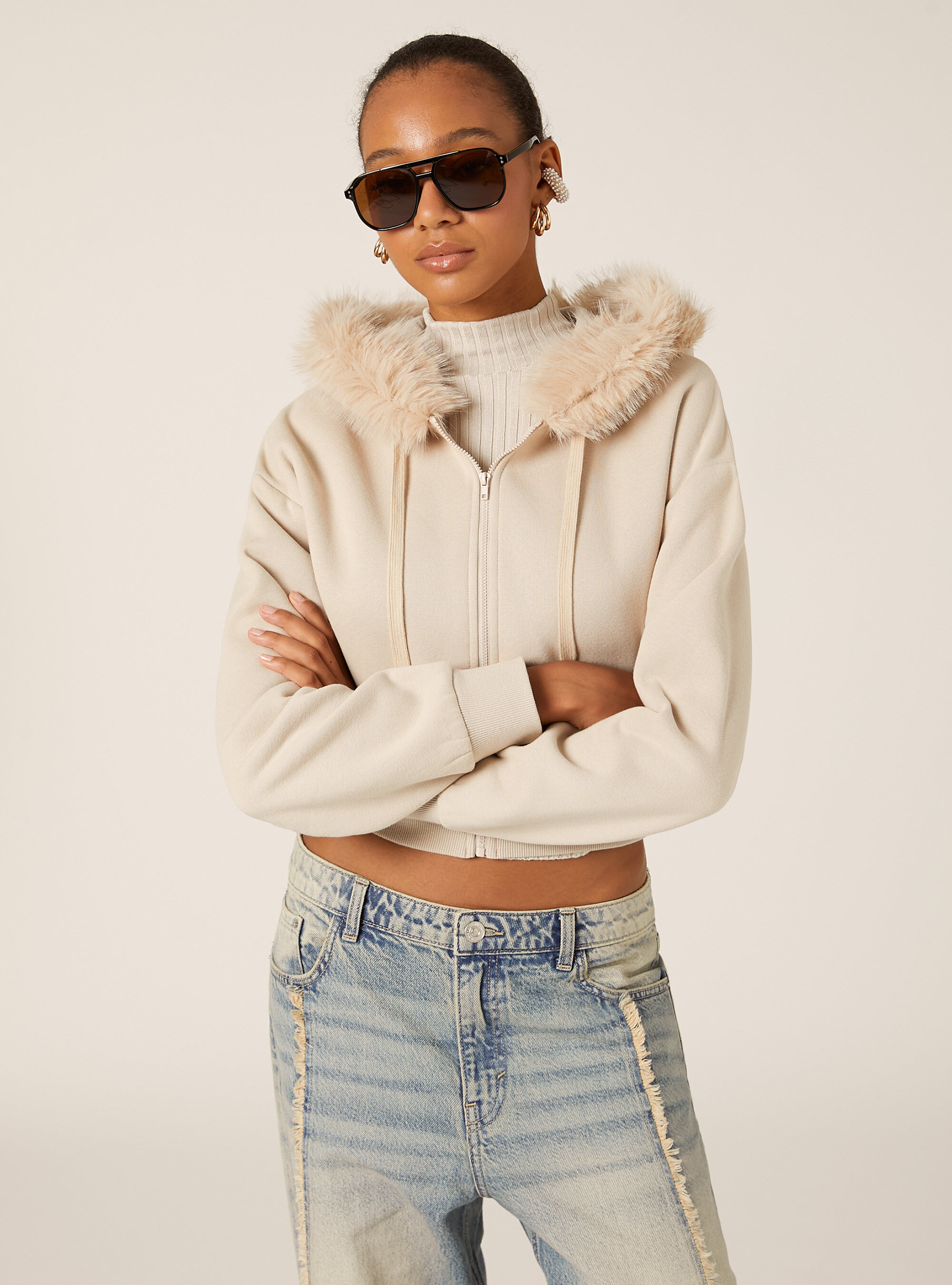 Cropped hoodie with fur trim, BG2 BEIGE MEDIUM