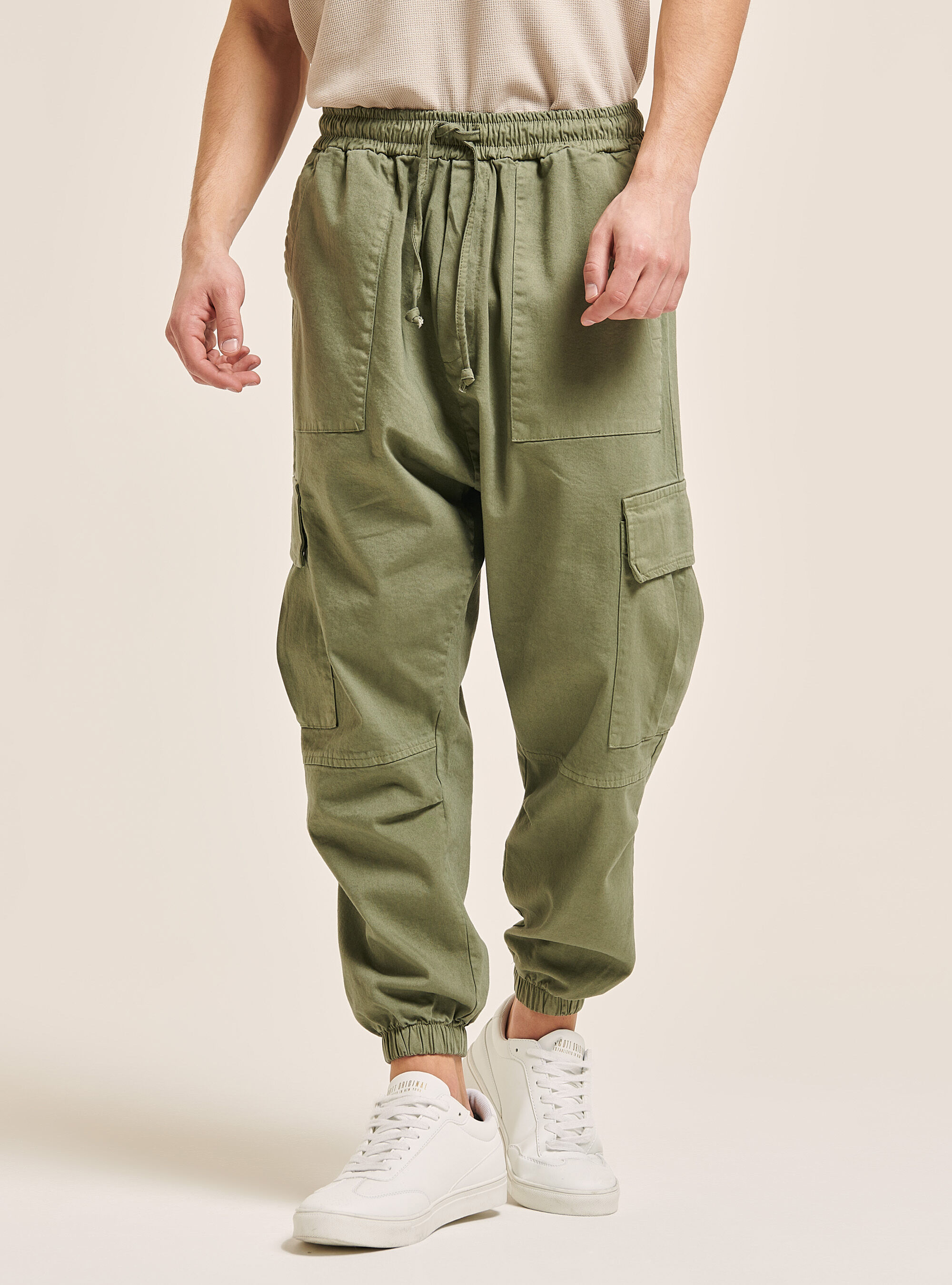 Jogger pants with side pockets