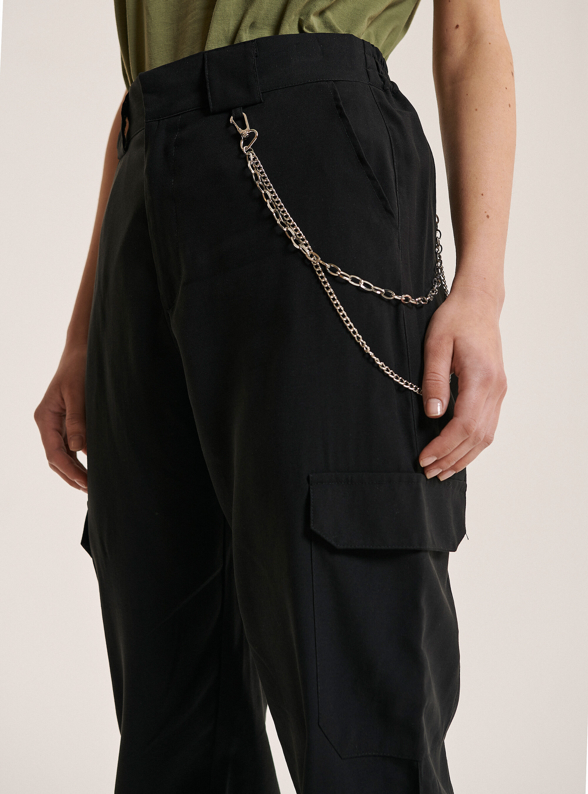 Pantalones cadena 2025 pull and bear