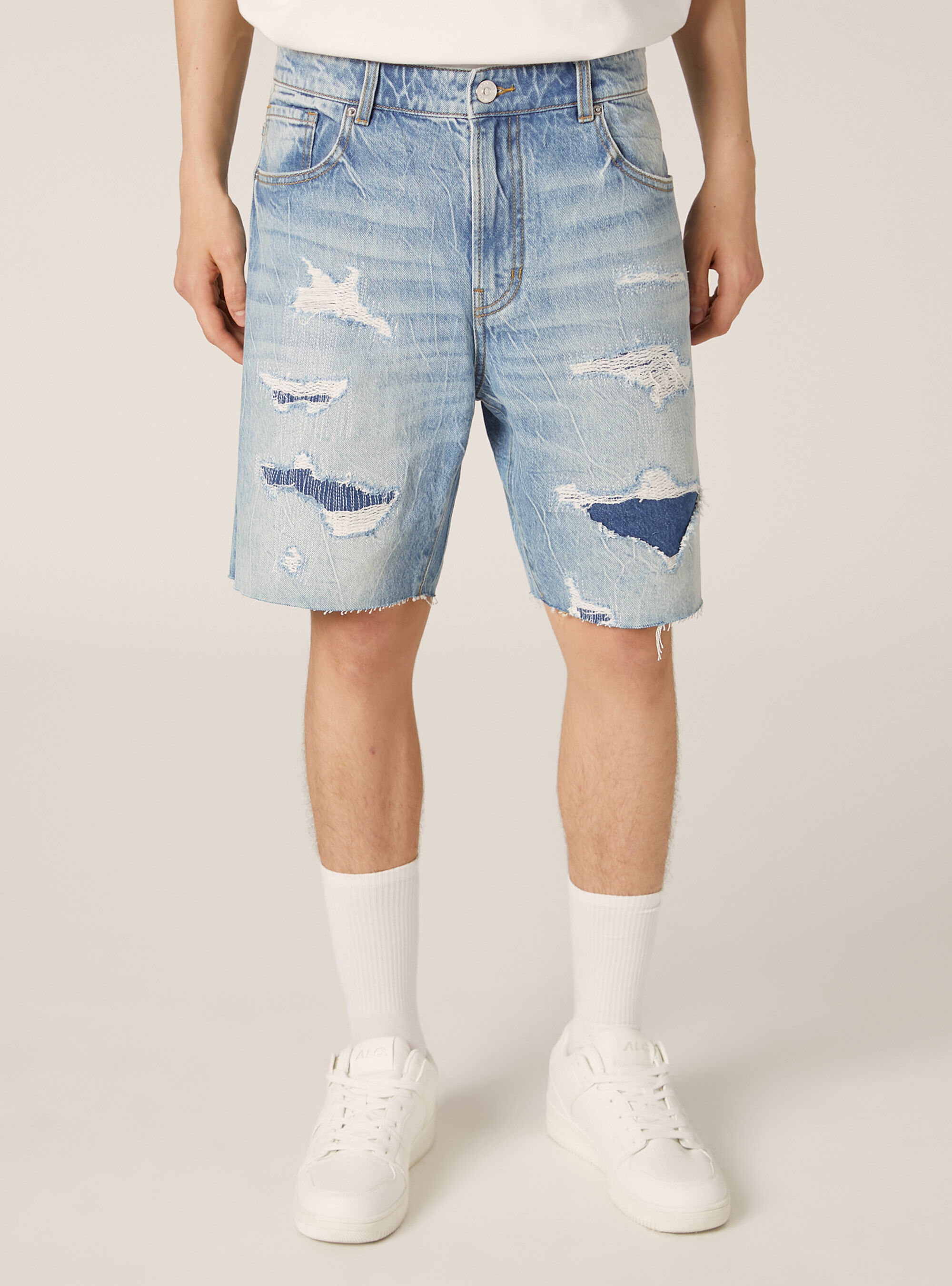 Bermuda slim avec d&eacute;chirures, D006 AZURE