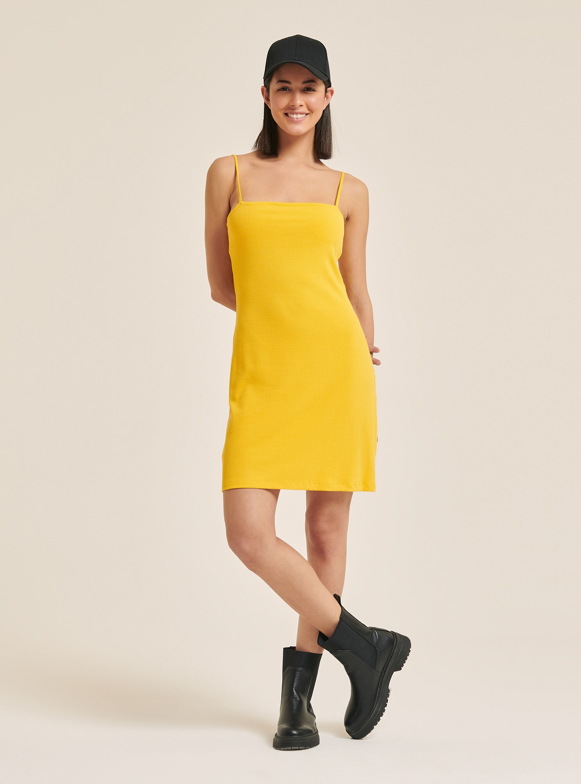 Vestito mini a coste con bretelline