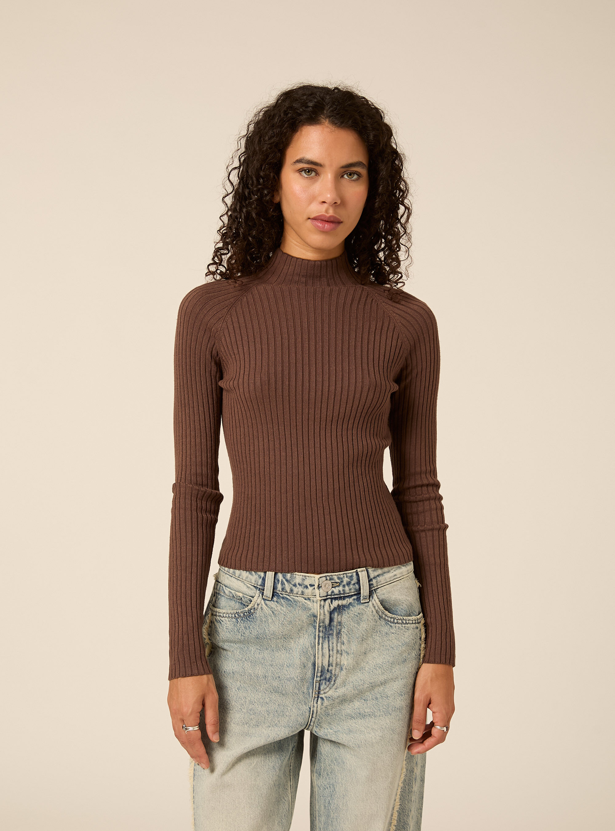 Ribbed mock neck jumper with raglan sleeves