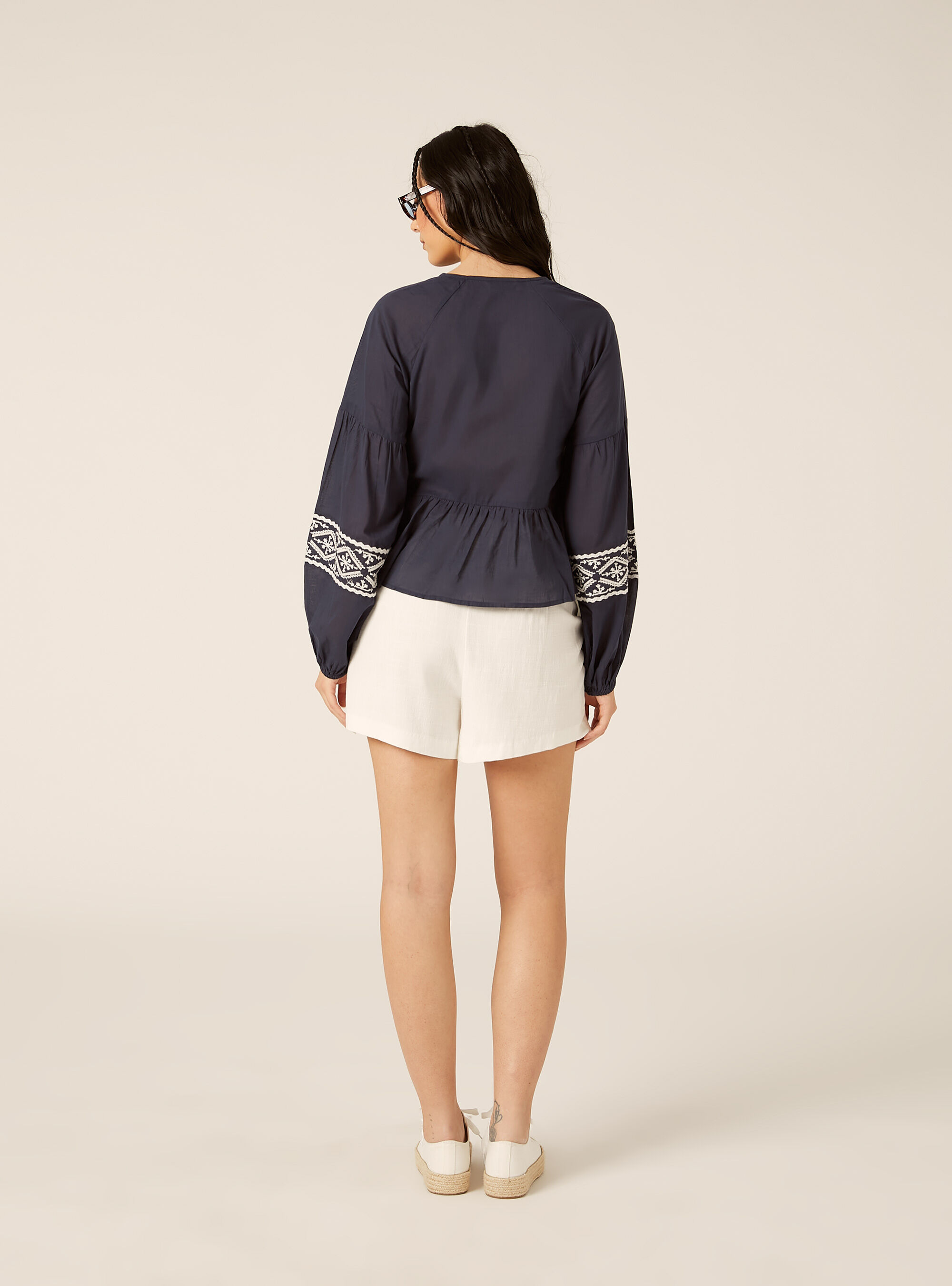 Blusa fluida con bordados, NA2 NAVY MEDIUM