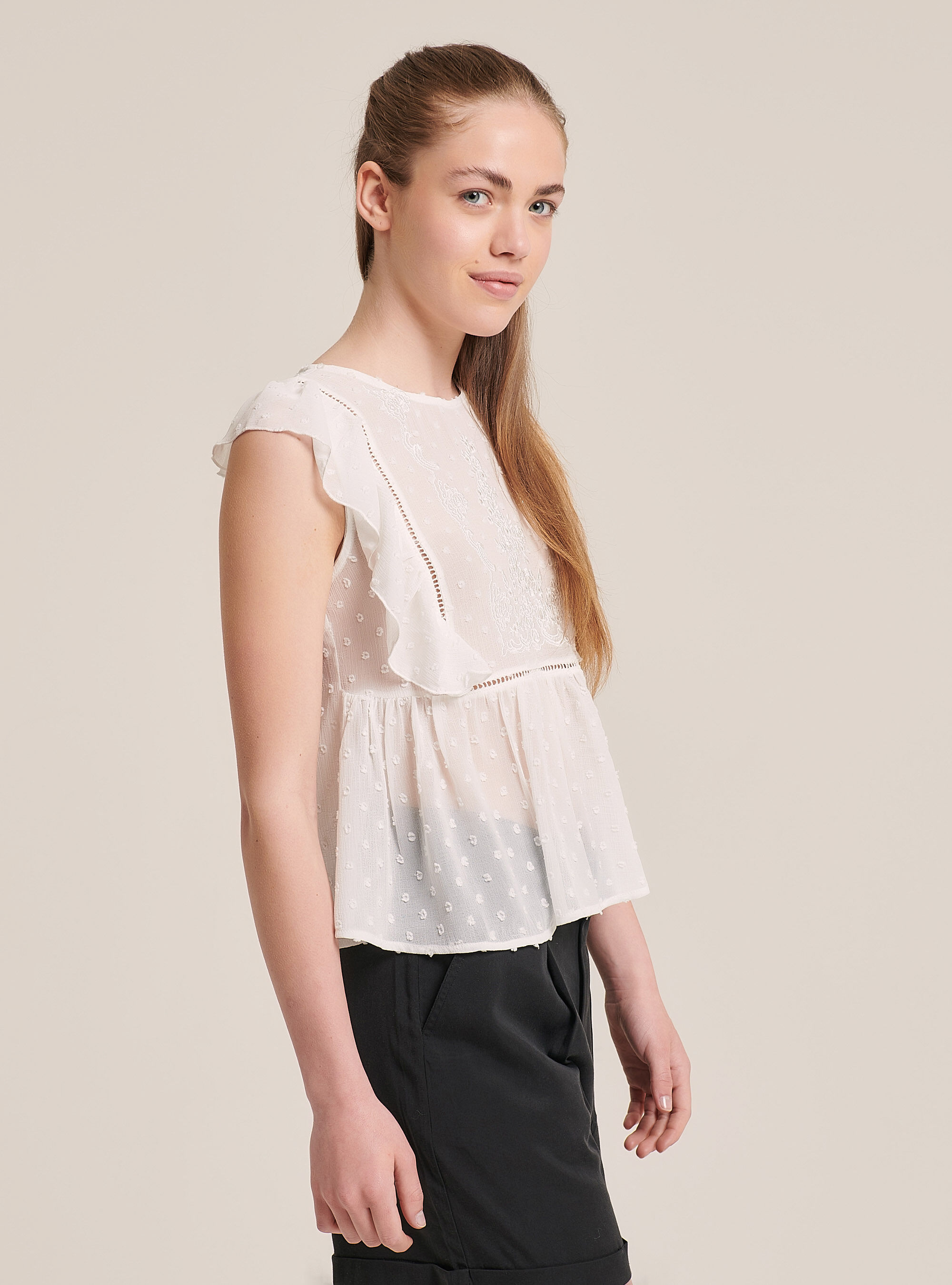 Blusa con ricami e mini volant, BIANCO