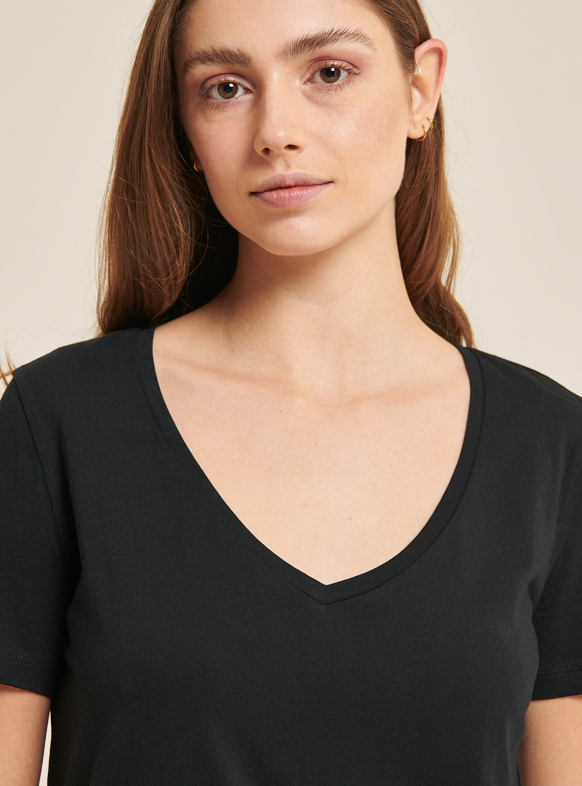 V-neck T-shirt in cotton, BLACK