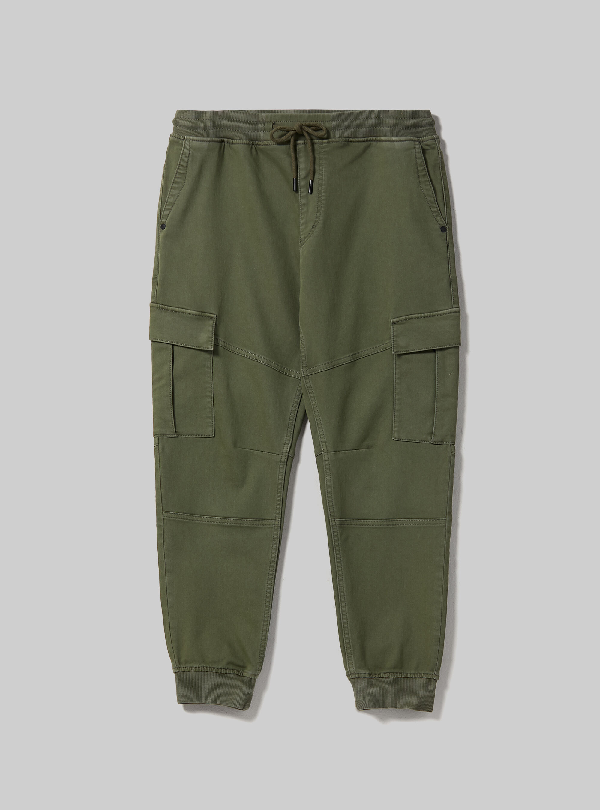 Jogger trousers with large pockets