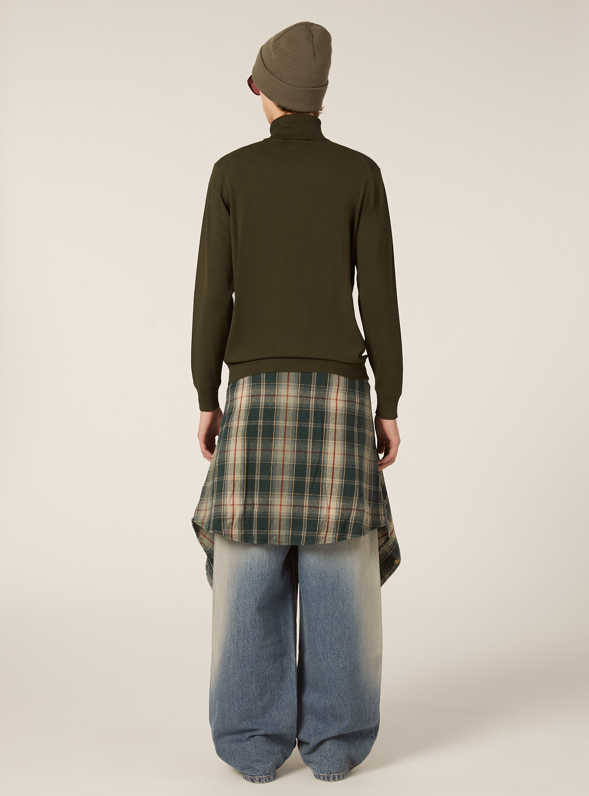 Jersey de cuello alto en viscosa suave, KY1 KAKY DARK