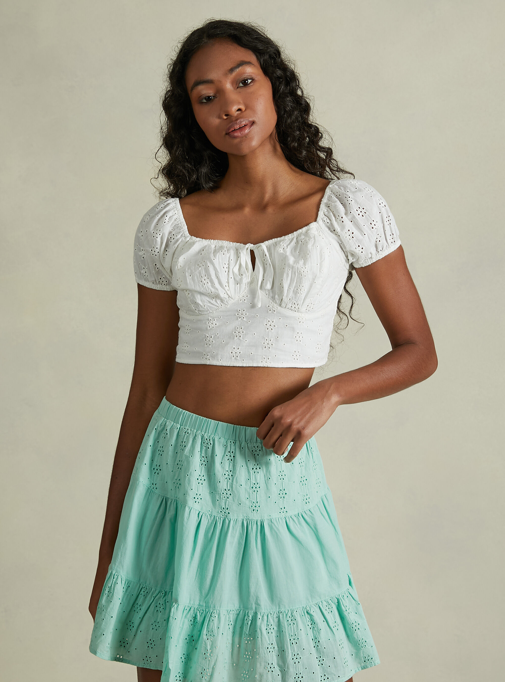 Blusa corta de best sale encaje