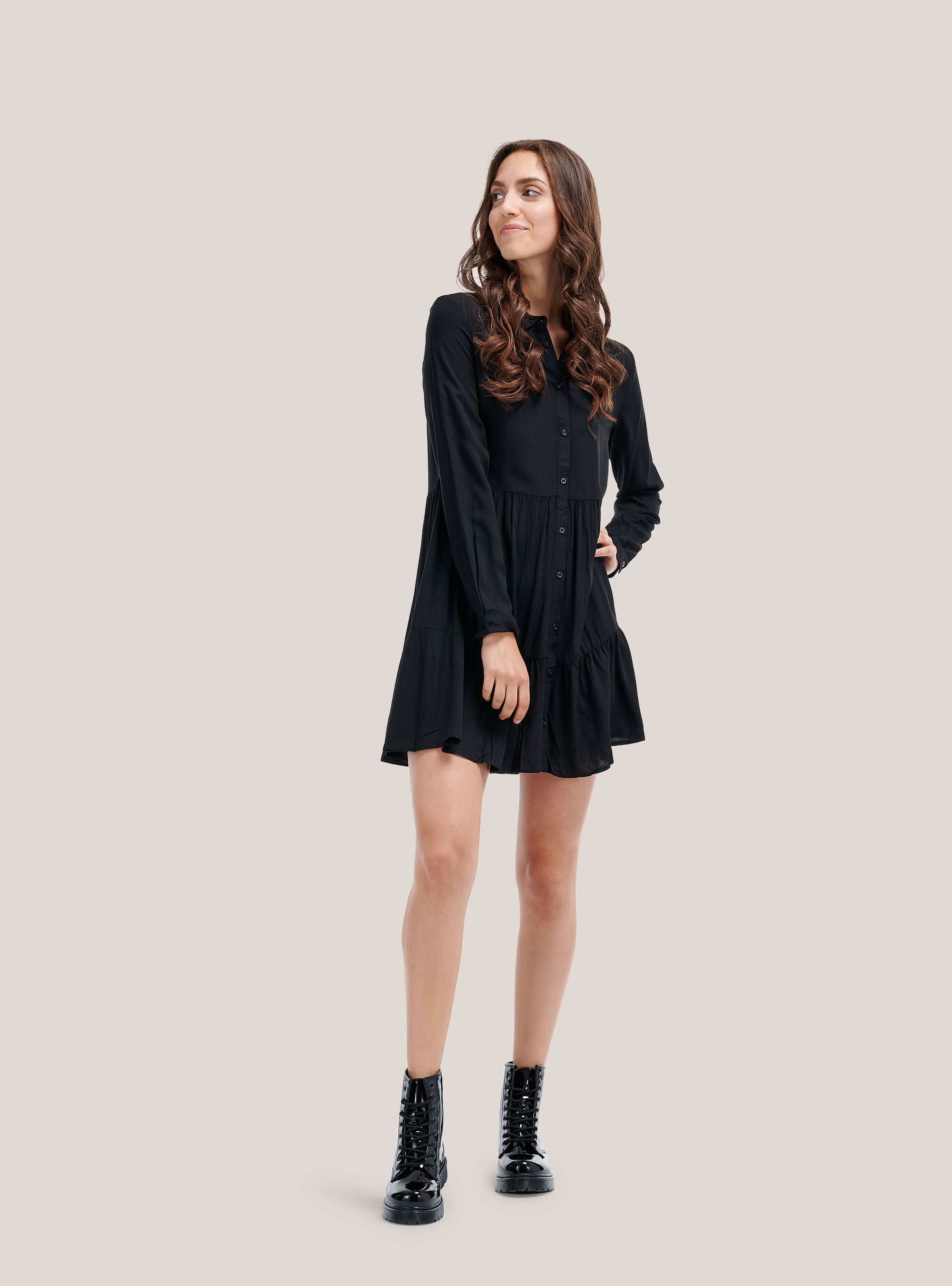 Vestido con volantes, NEGRO