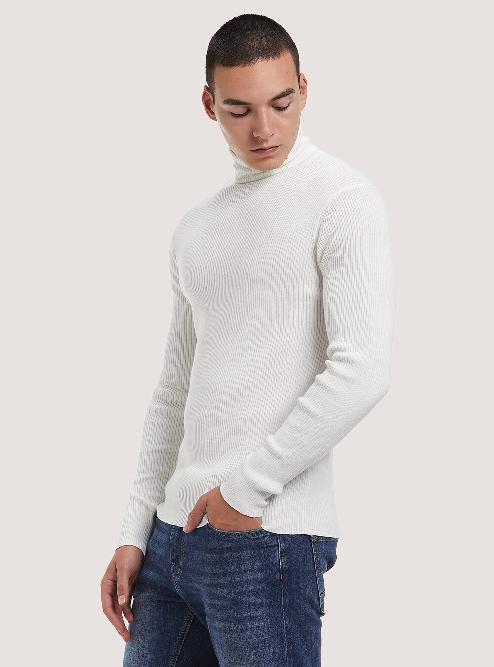 Pullover collo alto a coste - Main Image