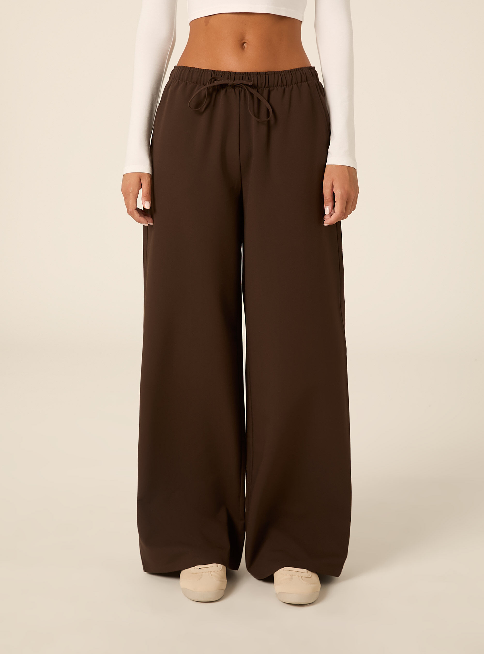 Pantaloni con elastico in vita straight