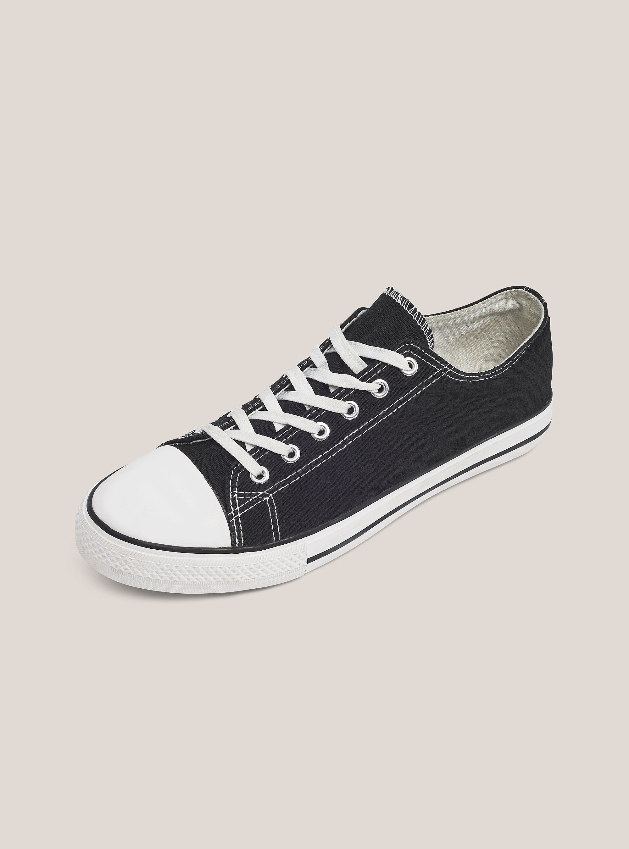 Low trainers in light fabric