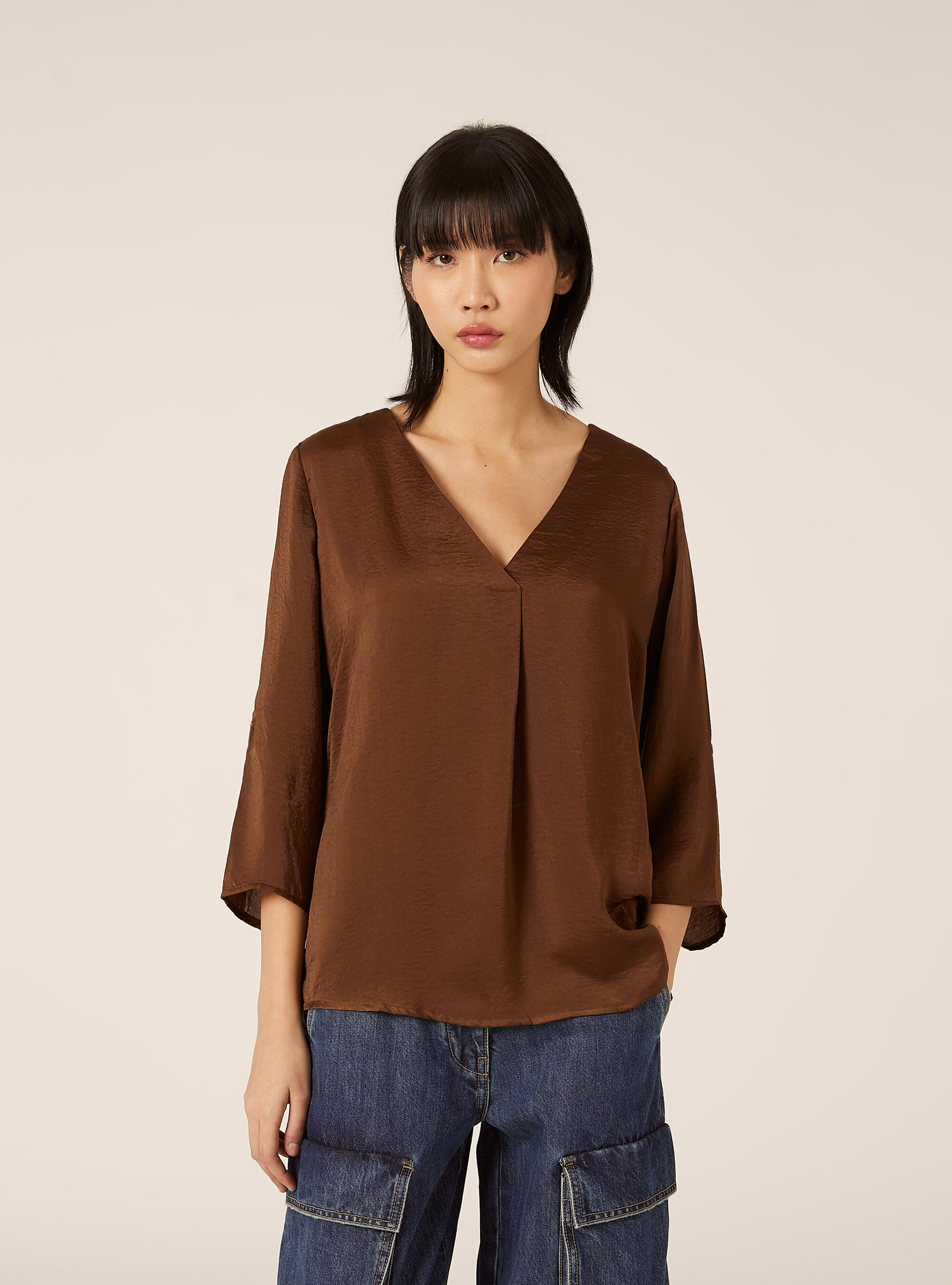 Plain neckline blouse