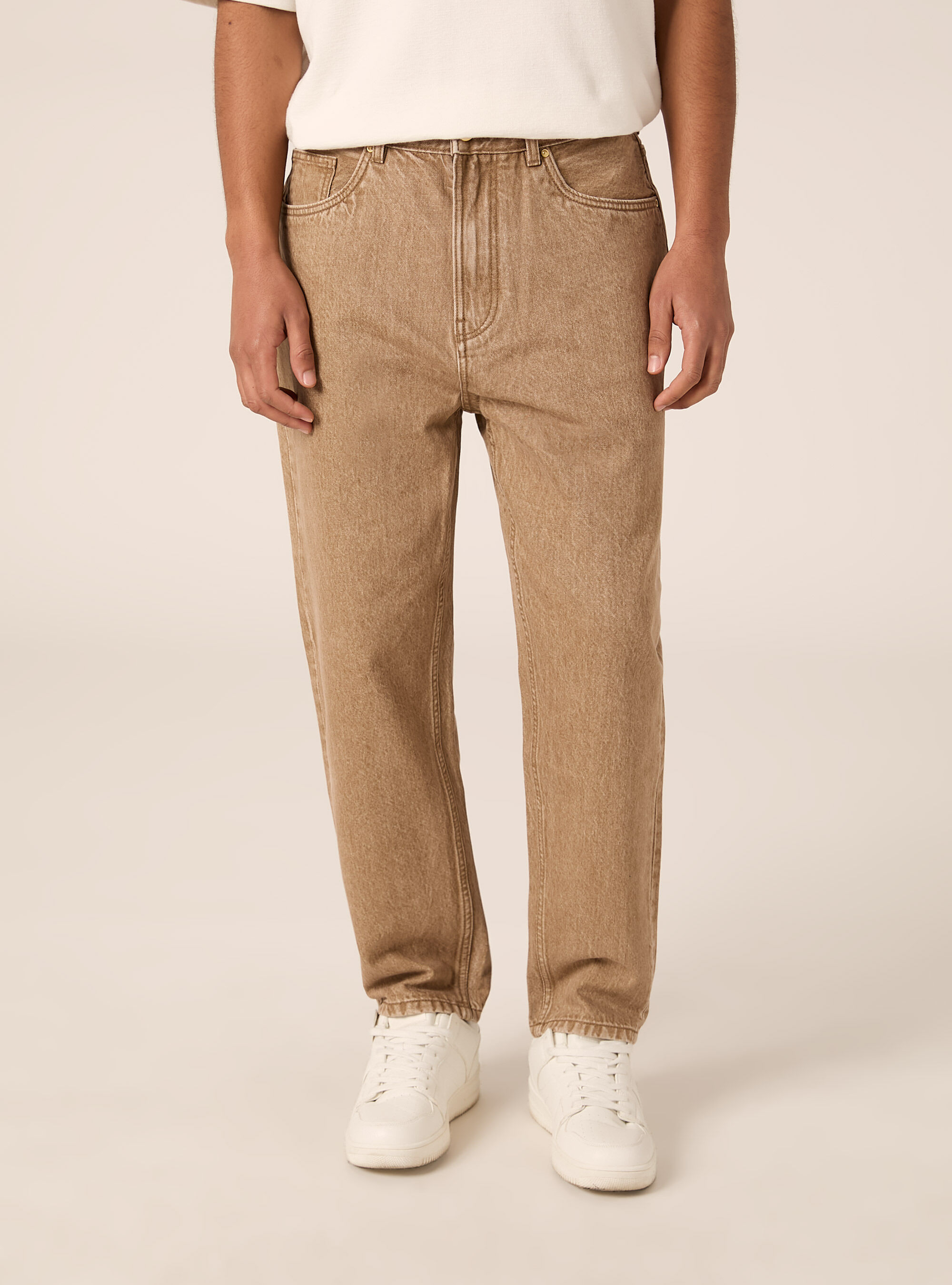 Pantalone loose fit in denim colorato