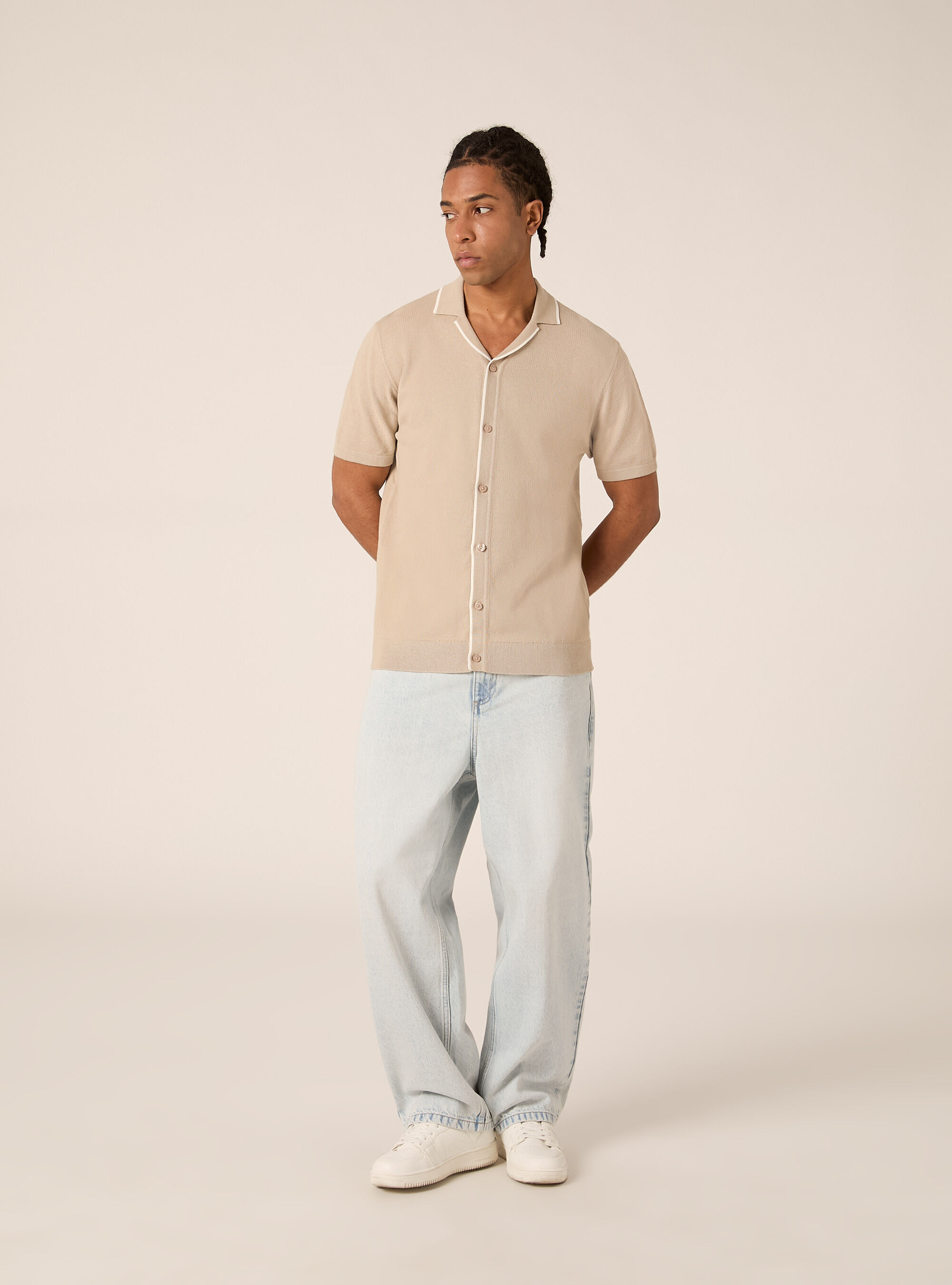 Cardigan con collo polo e bordino in  contrasto