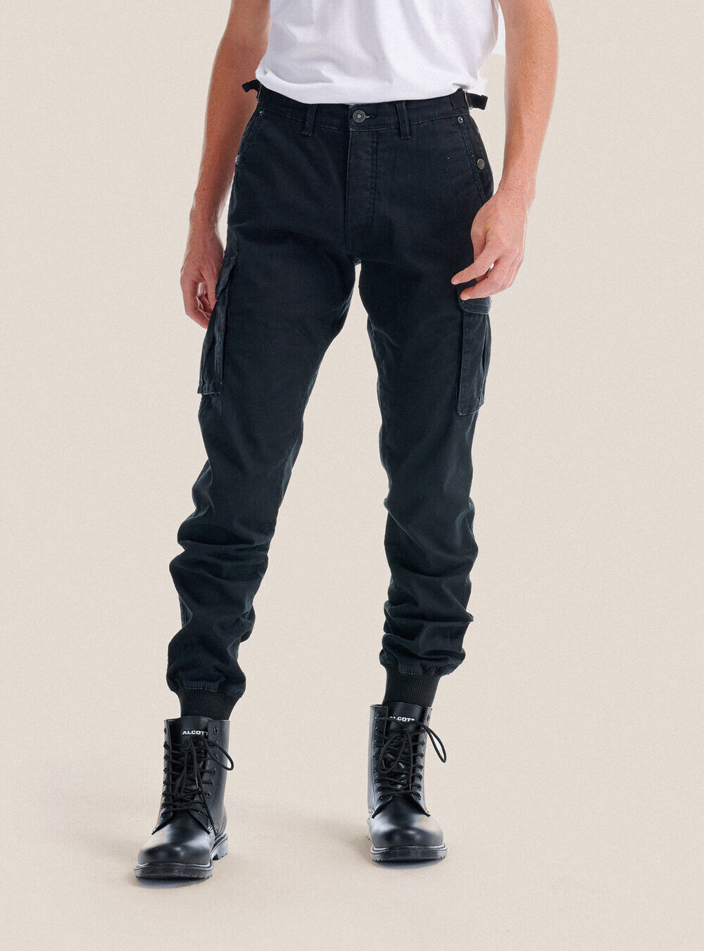 Military trousers with elastic