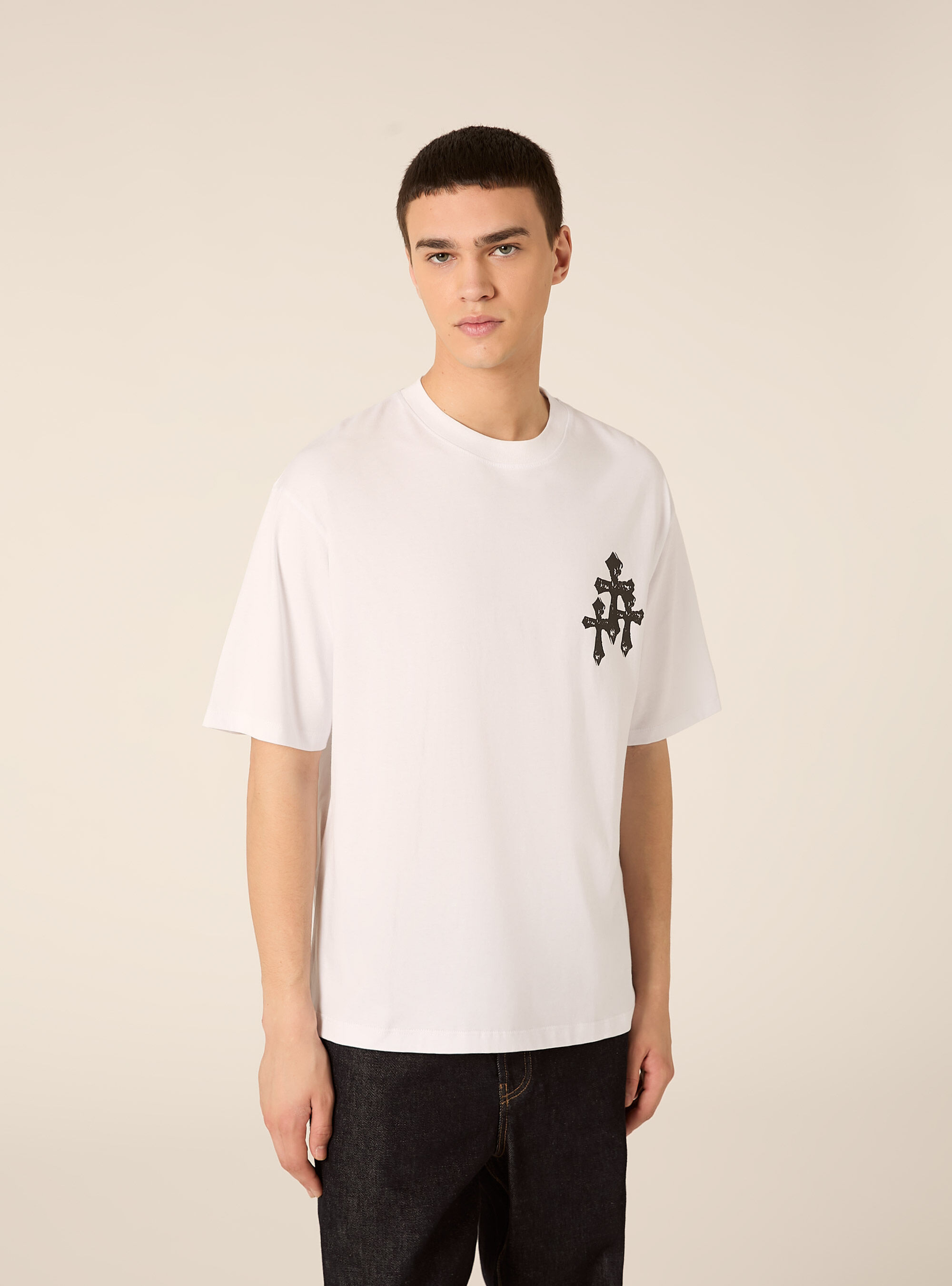 T-shirt con stampa croce
