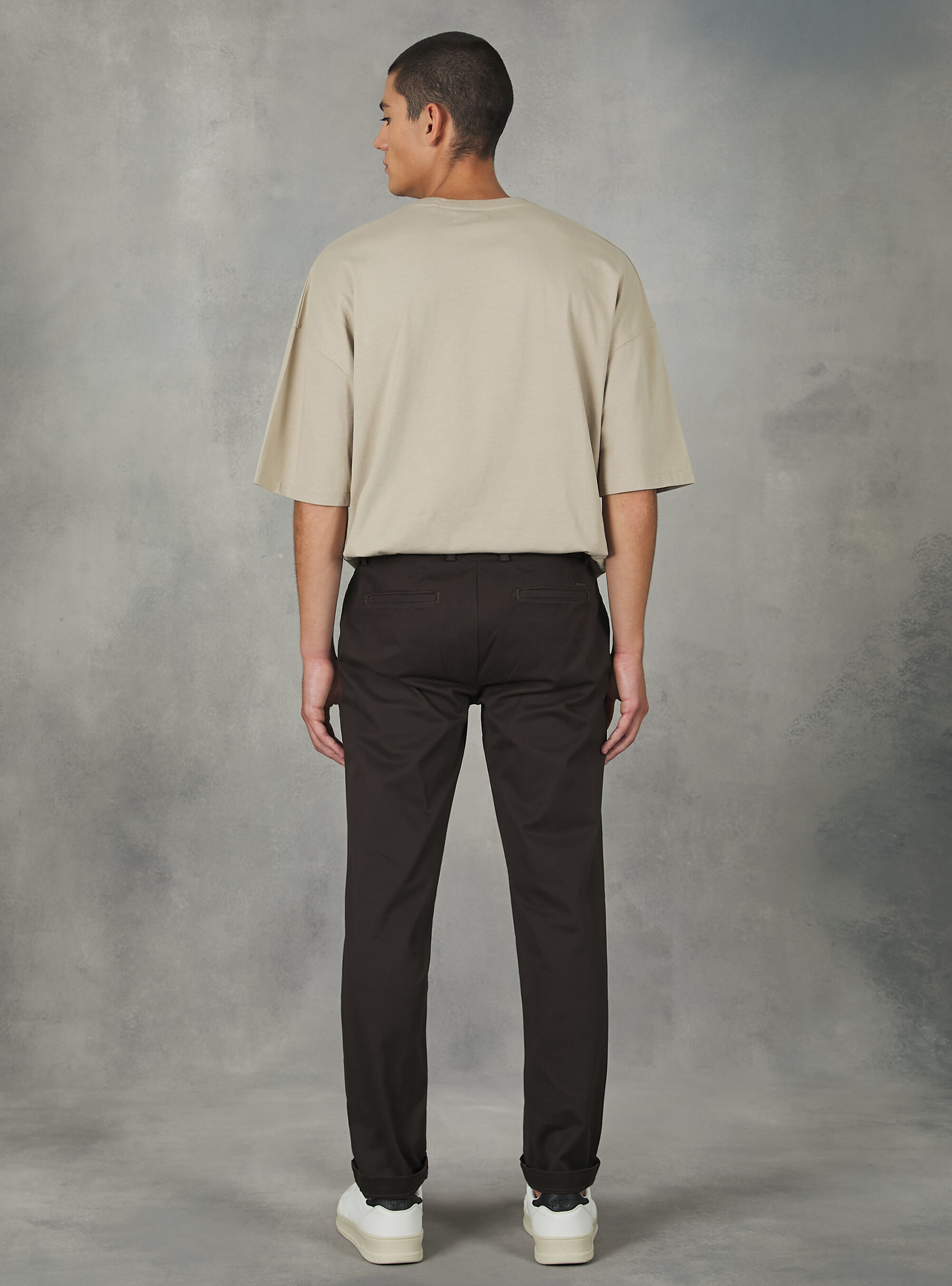 Pantal&oacute;n chino de sarga de algod&oacute;n el&aacute;stico, BR1 BROWN DARK