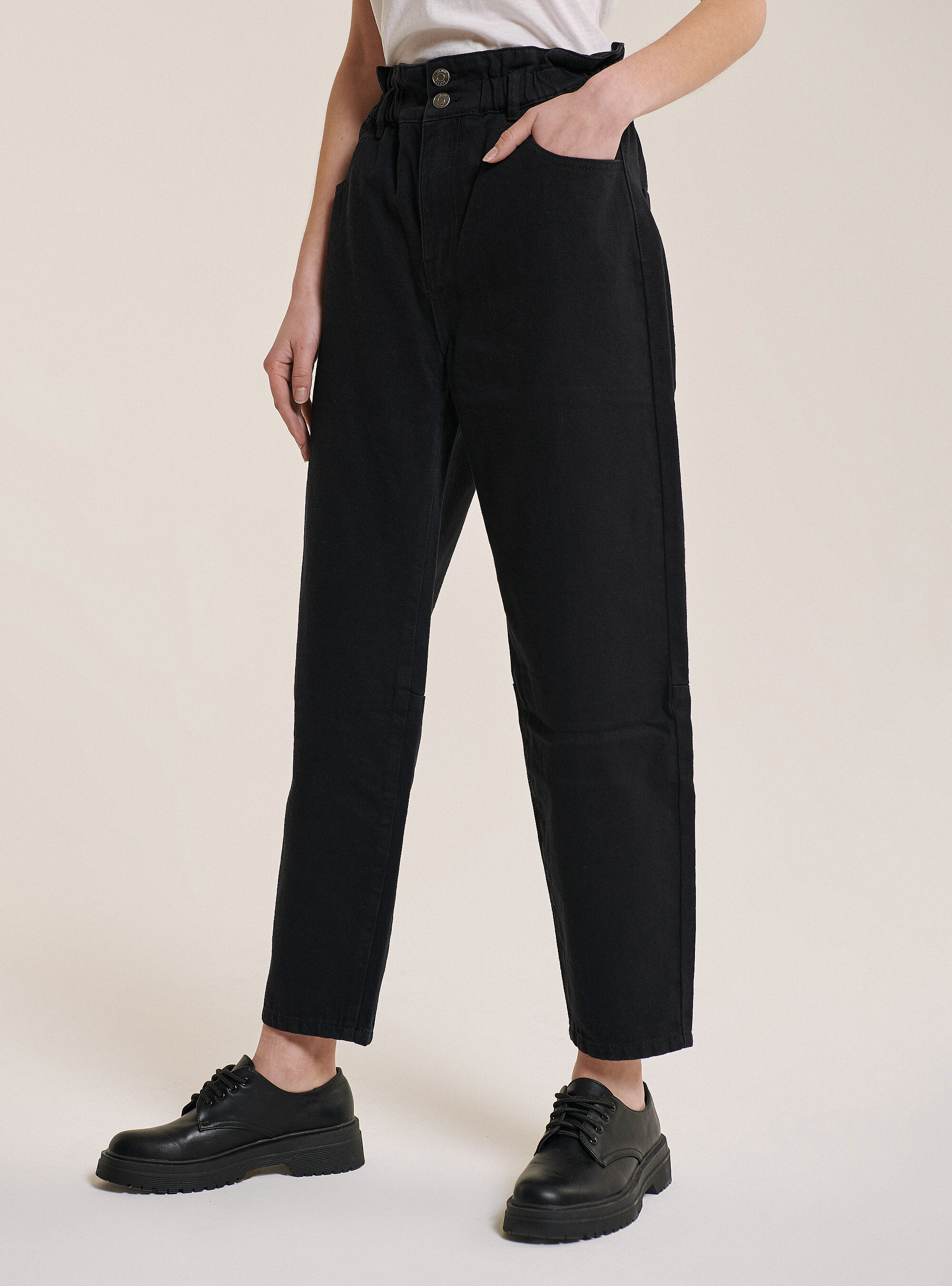 Ballon fit jeans with elastic waistband, BLACK