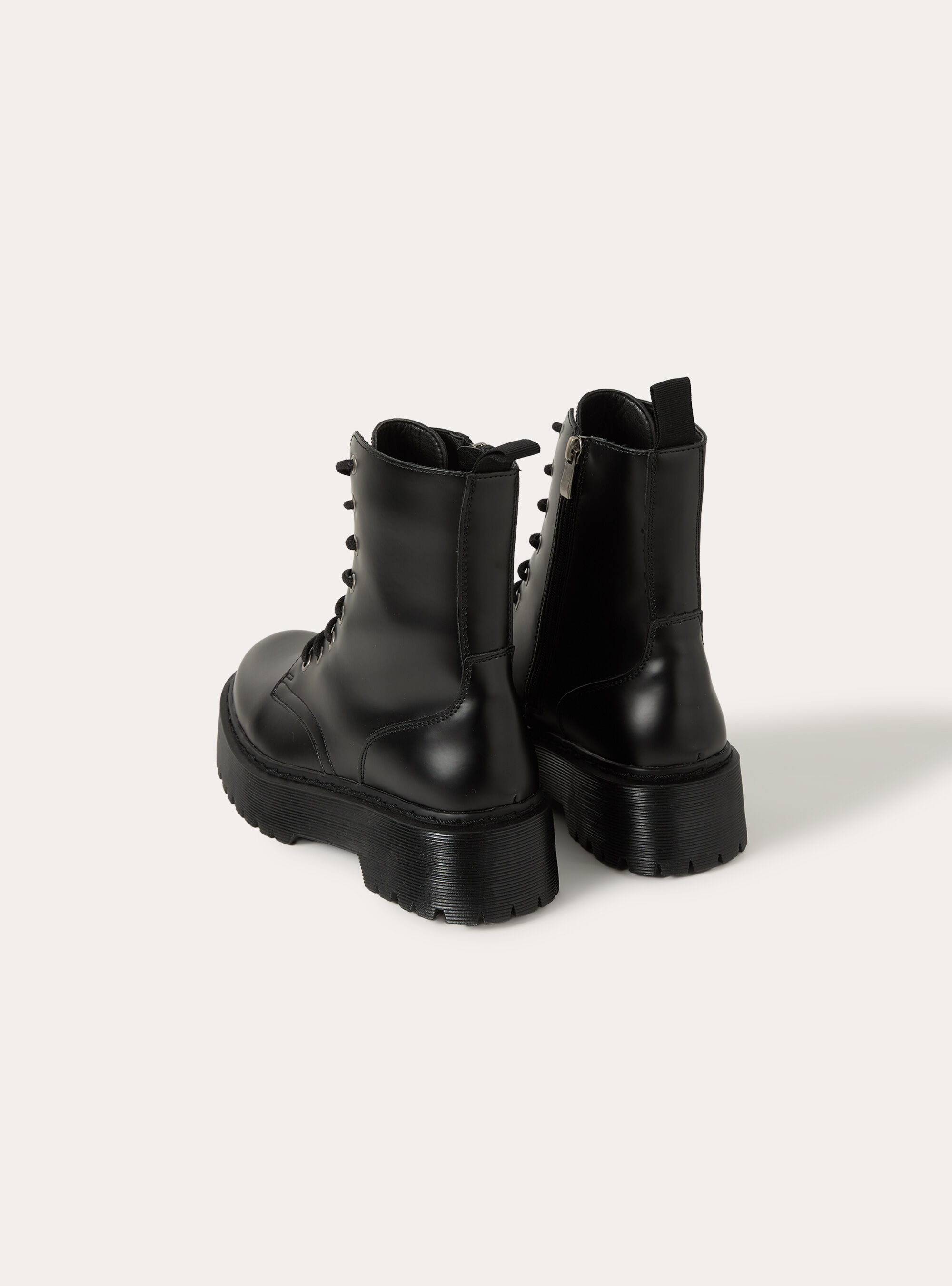 Schnuerboots in lederoptik mit profilsohle, BK1 BLACK