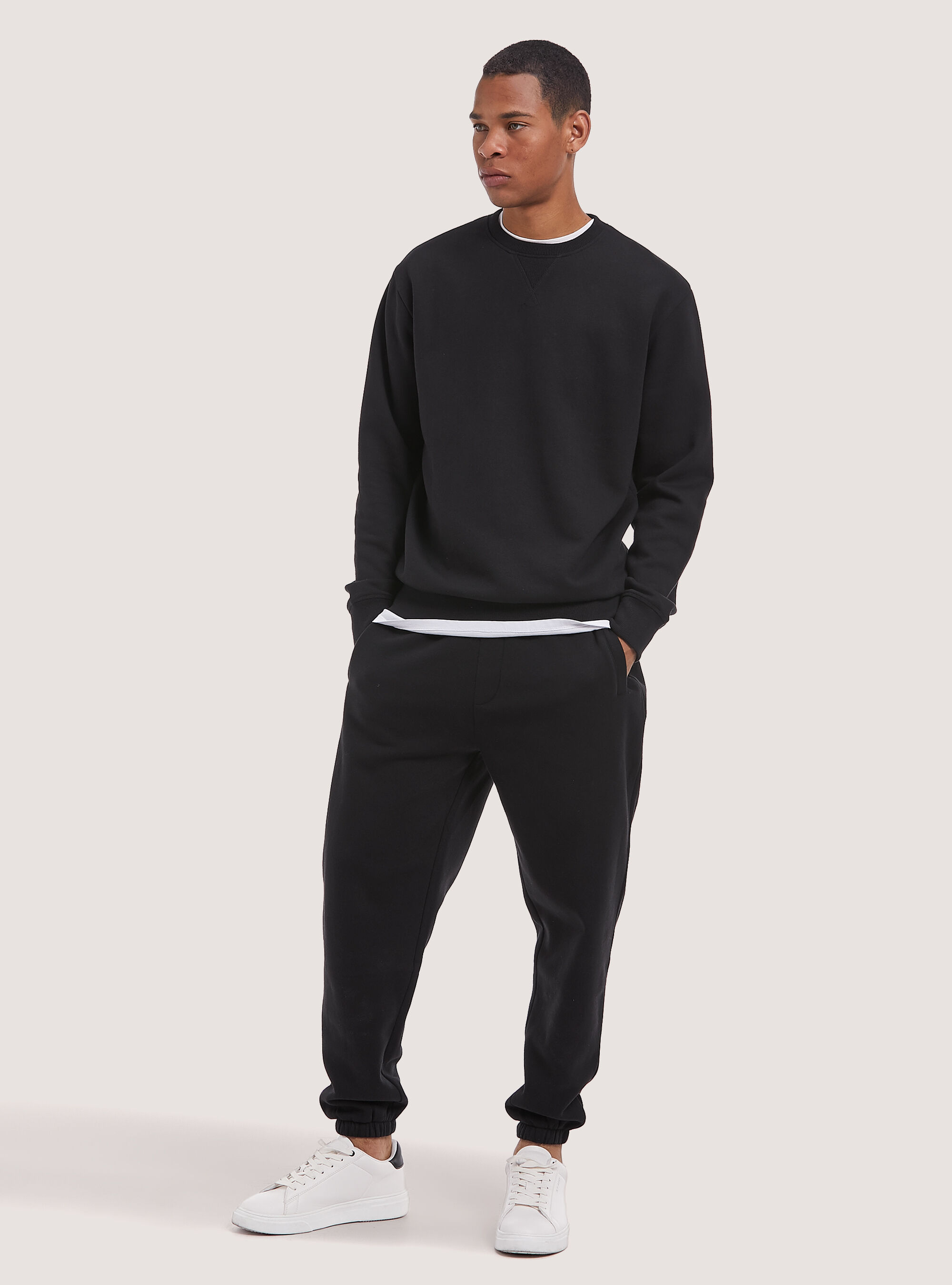 Pantalones jogger básicos