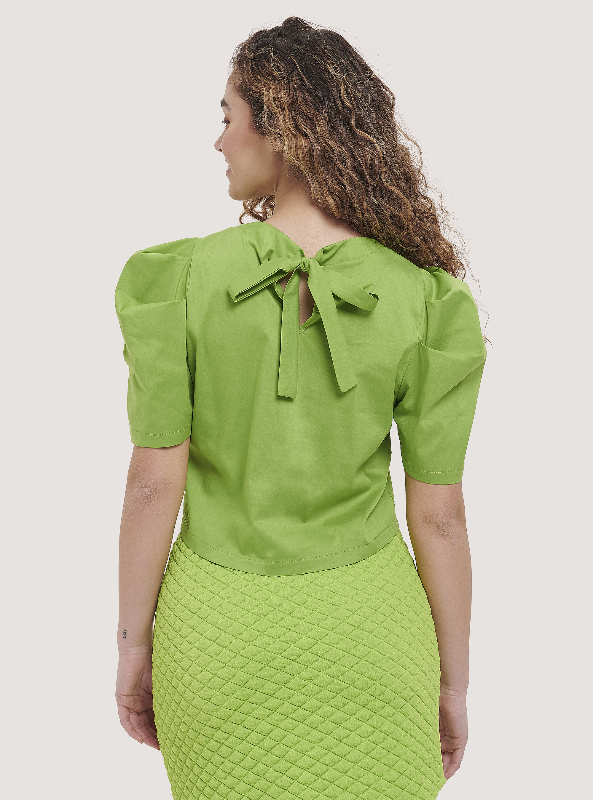 Puff Sleeve Cropped Blouse, C7752 LIME
