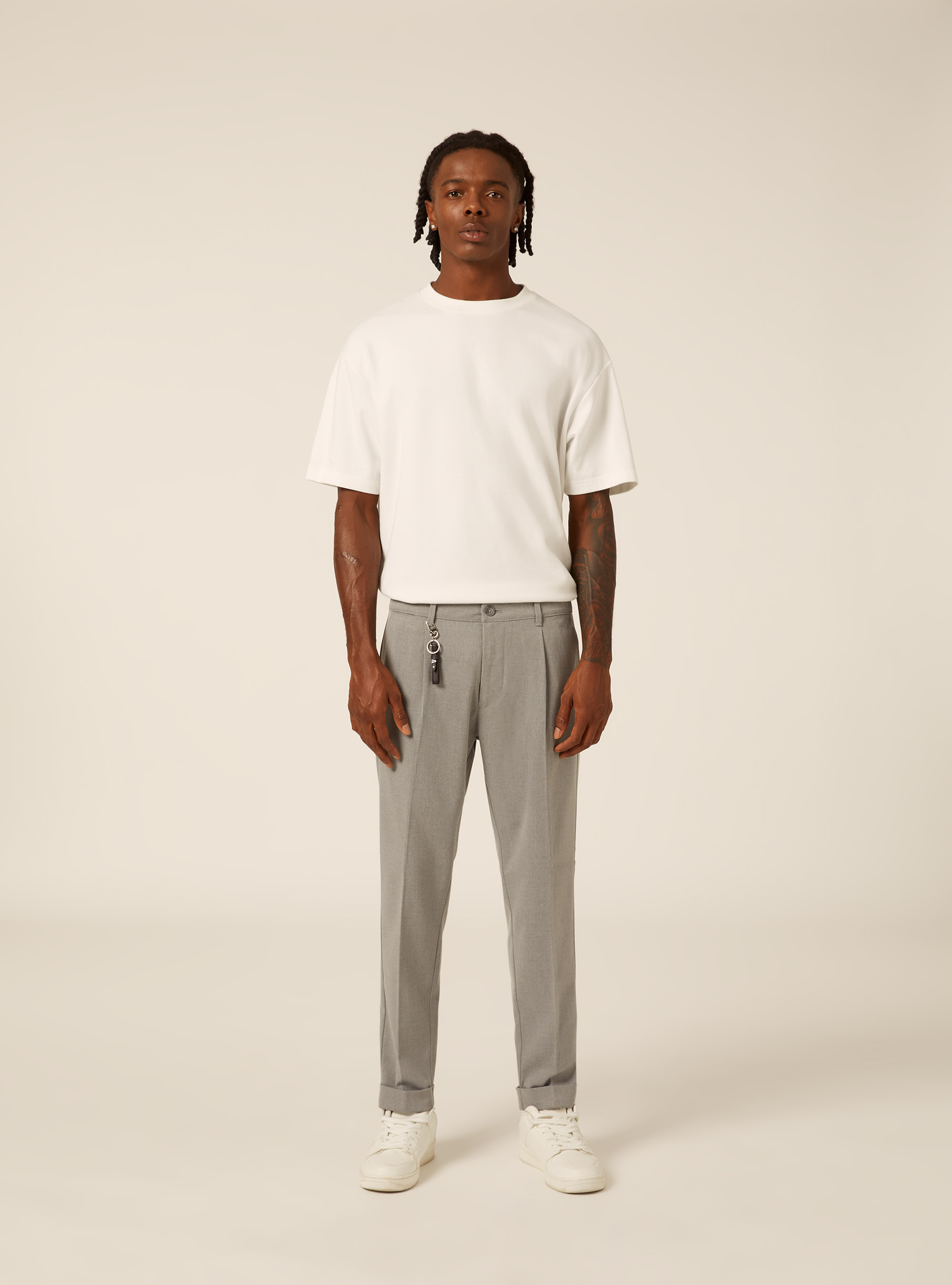 Tailored trousers with pleats and charm detail, MGY3 GREY MEL LIGHT
