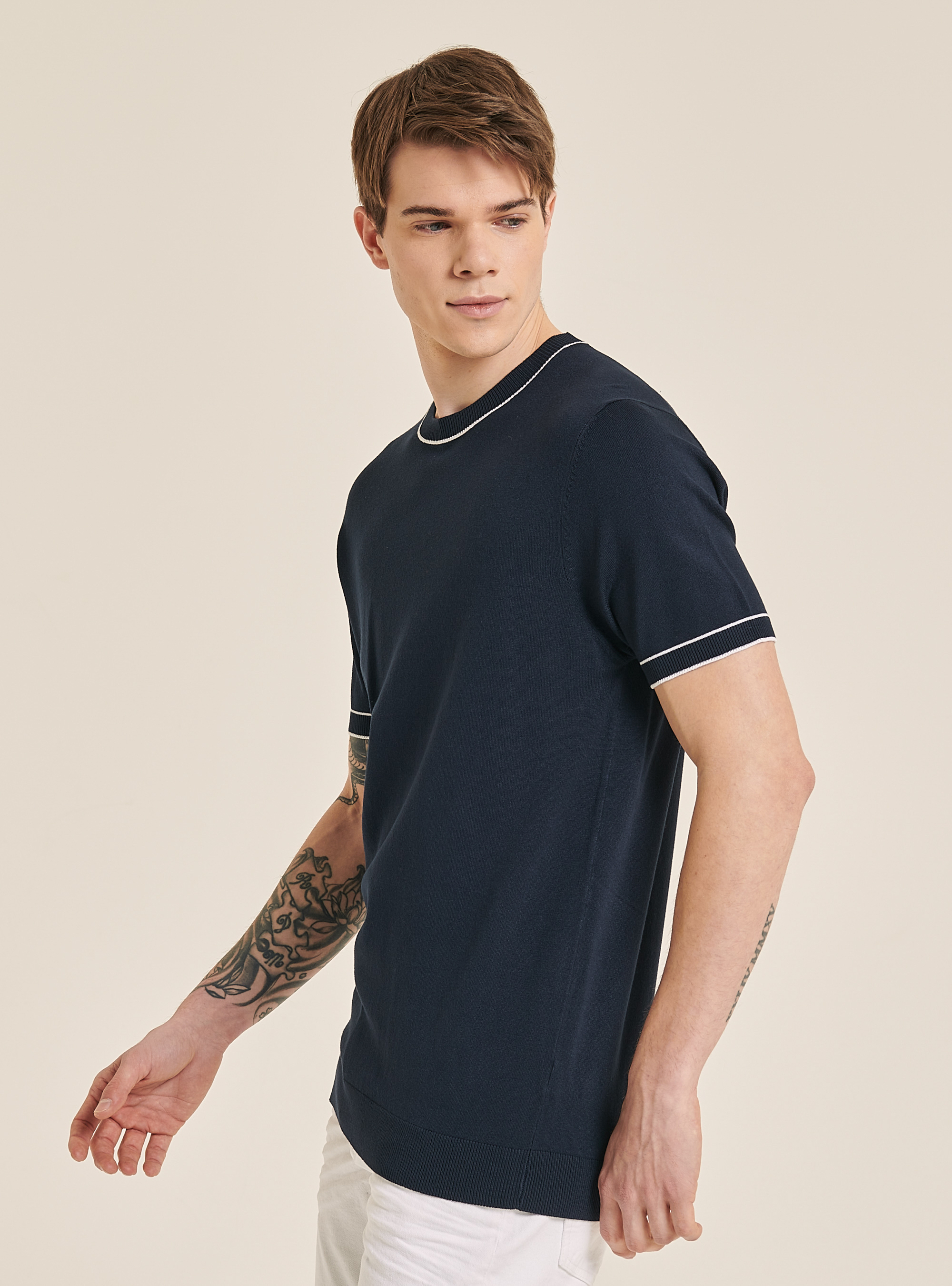 Pullover a maniche corte con dettaglio a contrasto, BLU