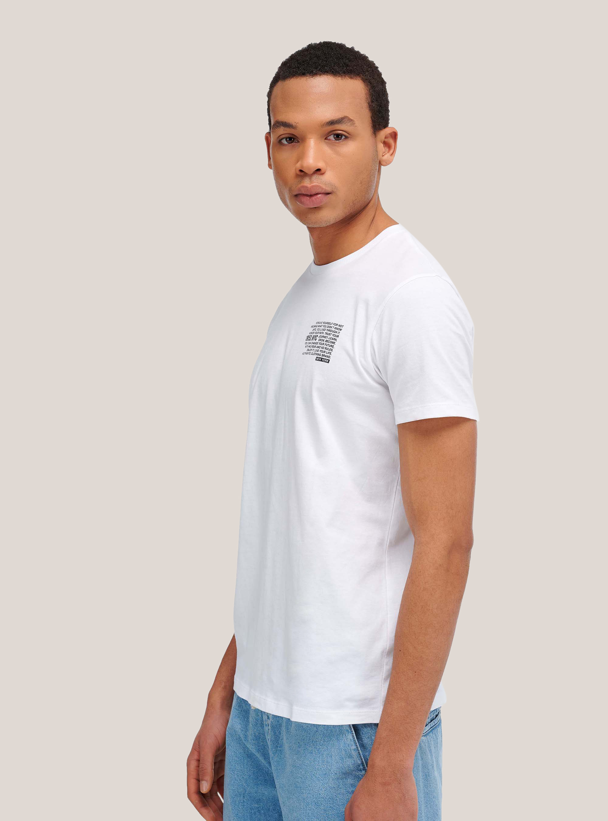 T-Shirt mit Detail Lettering, C099 WHITE