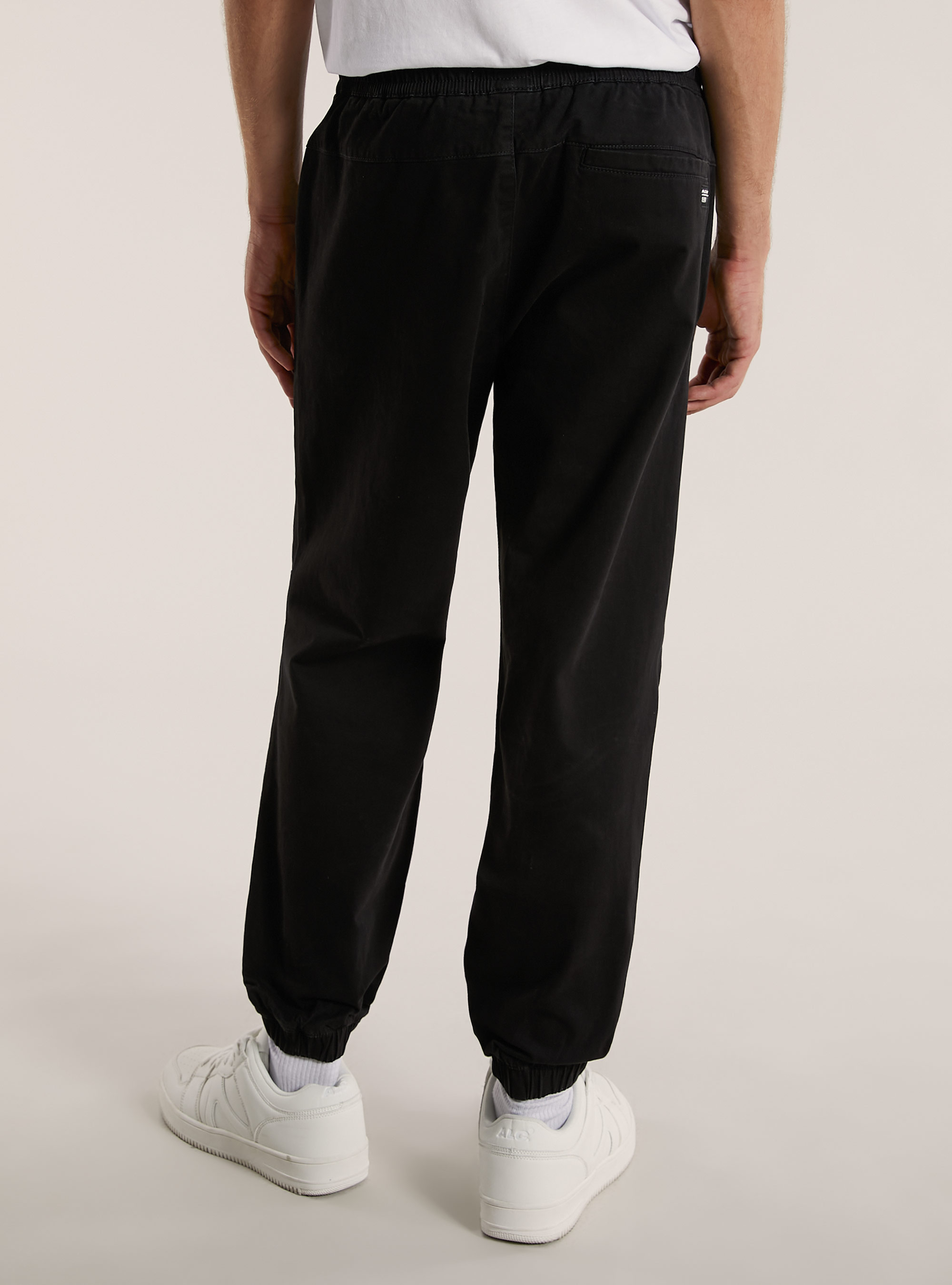 Cotton jogger trousers with elastic band and drawstring