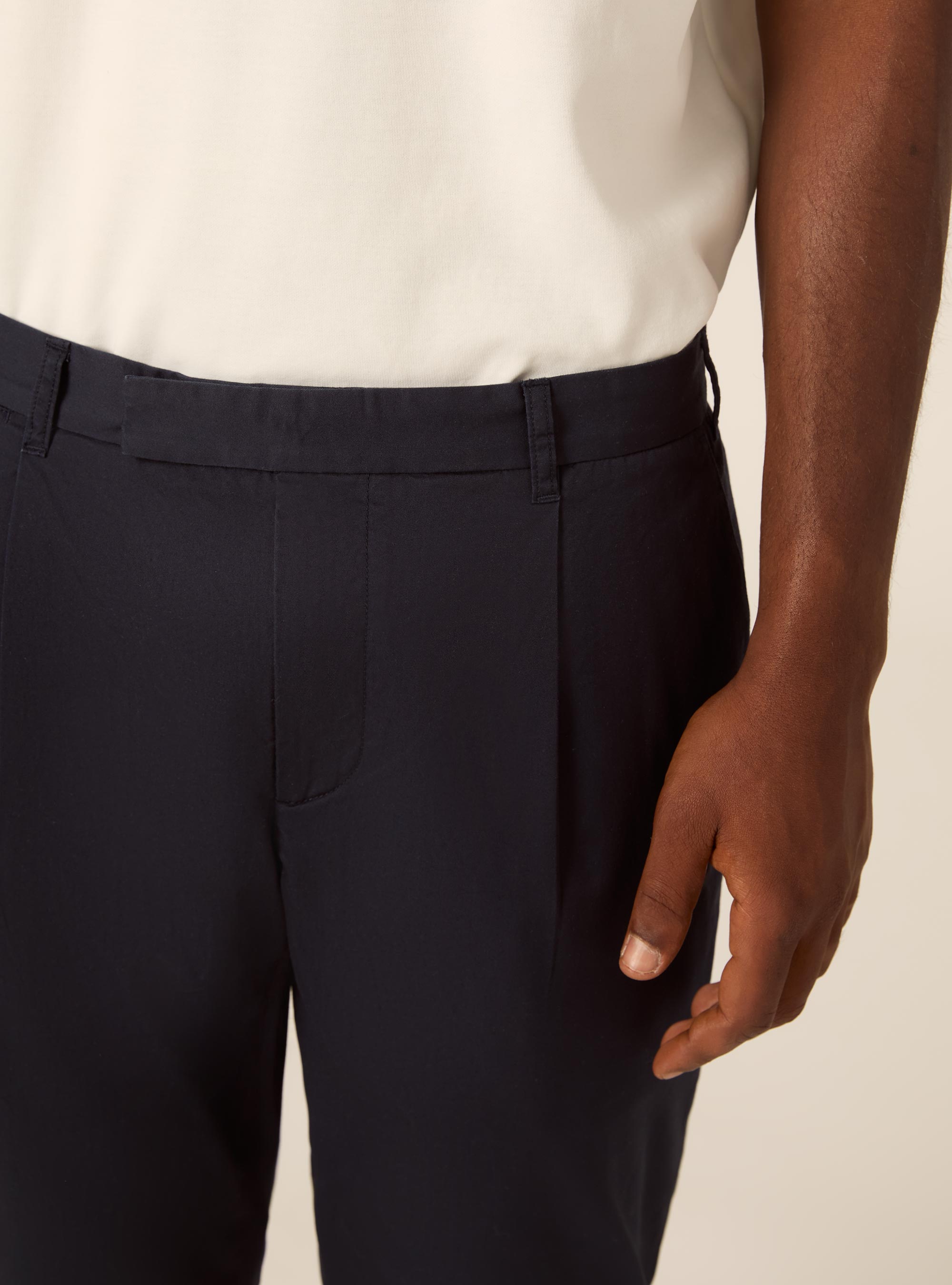 Pantaloni chino slim fit in twill, BL1 BLUE DARK