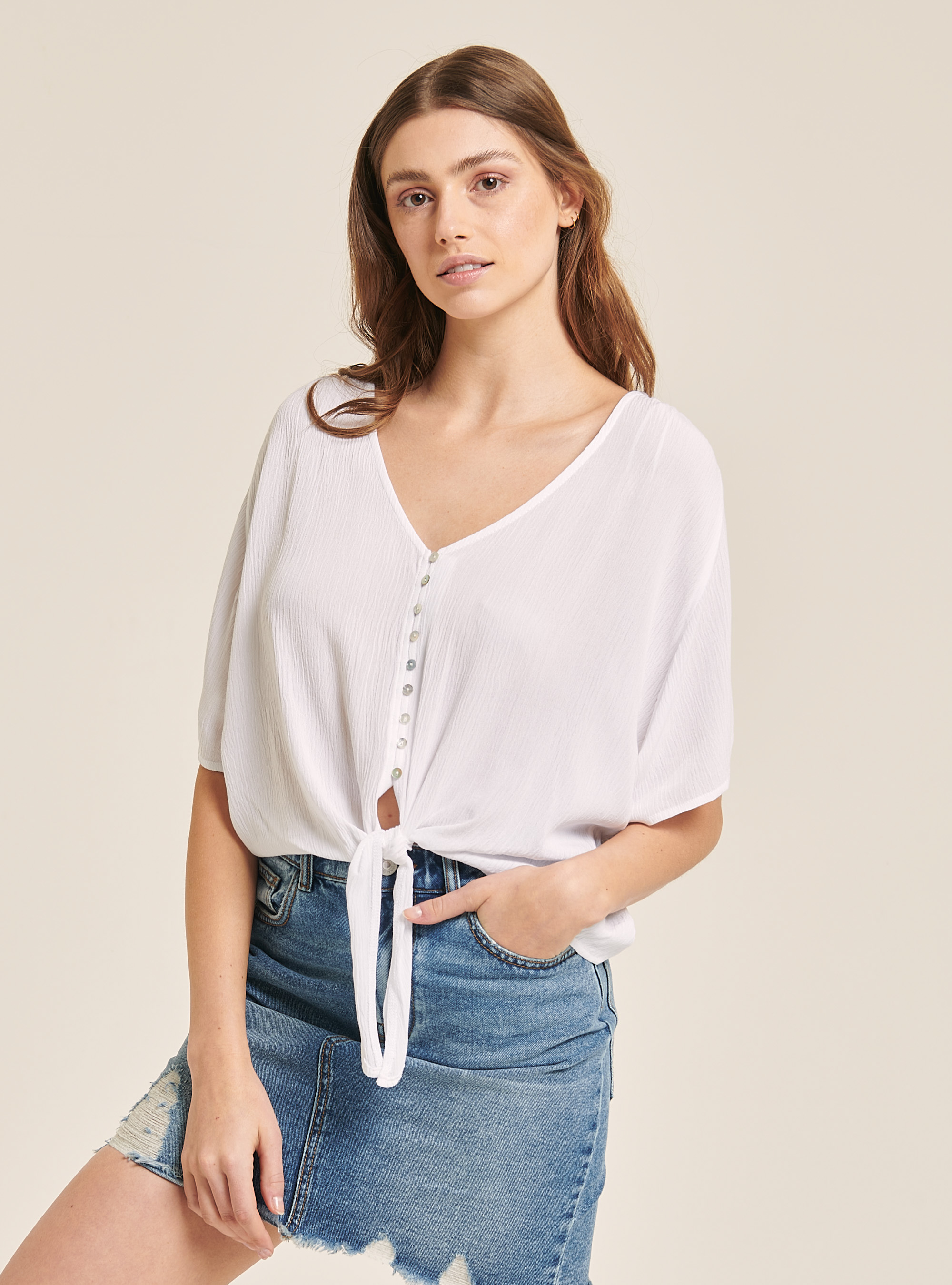 Solid colour v-neck shirt with waist knot, C099 WHITE