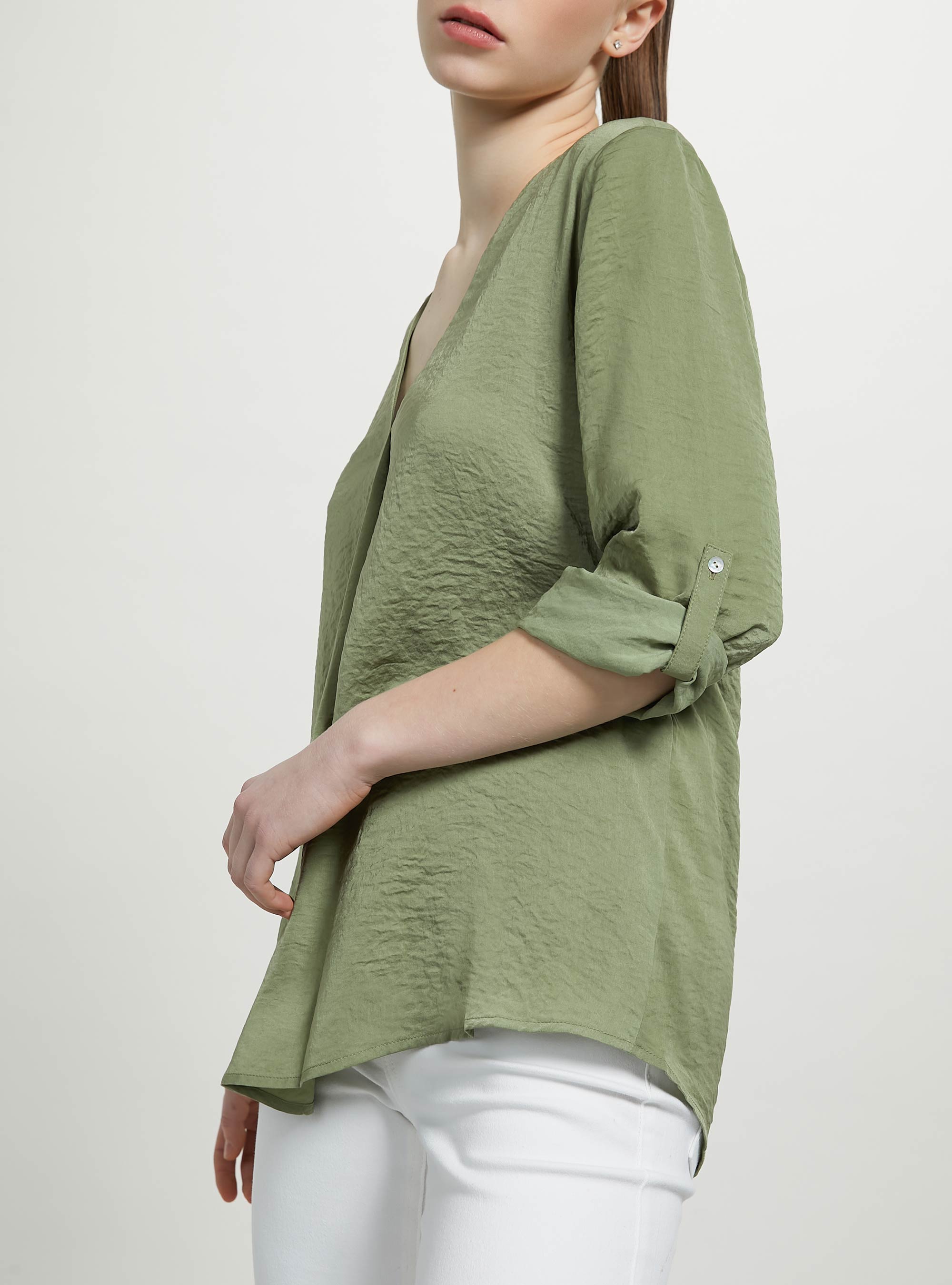 Plain-coloured blouse with neckline, KY3 KAKY LIGHT