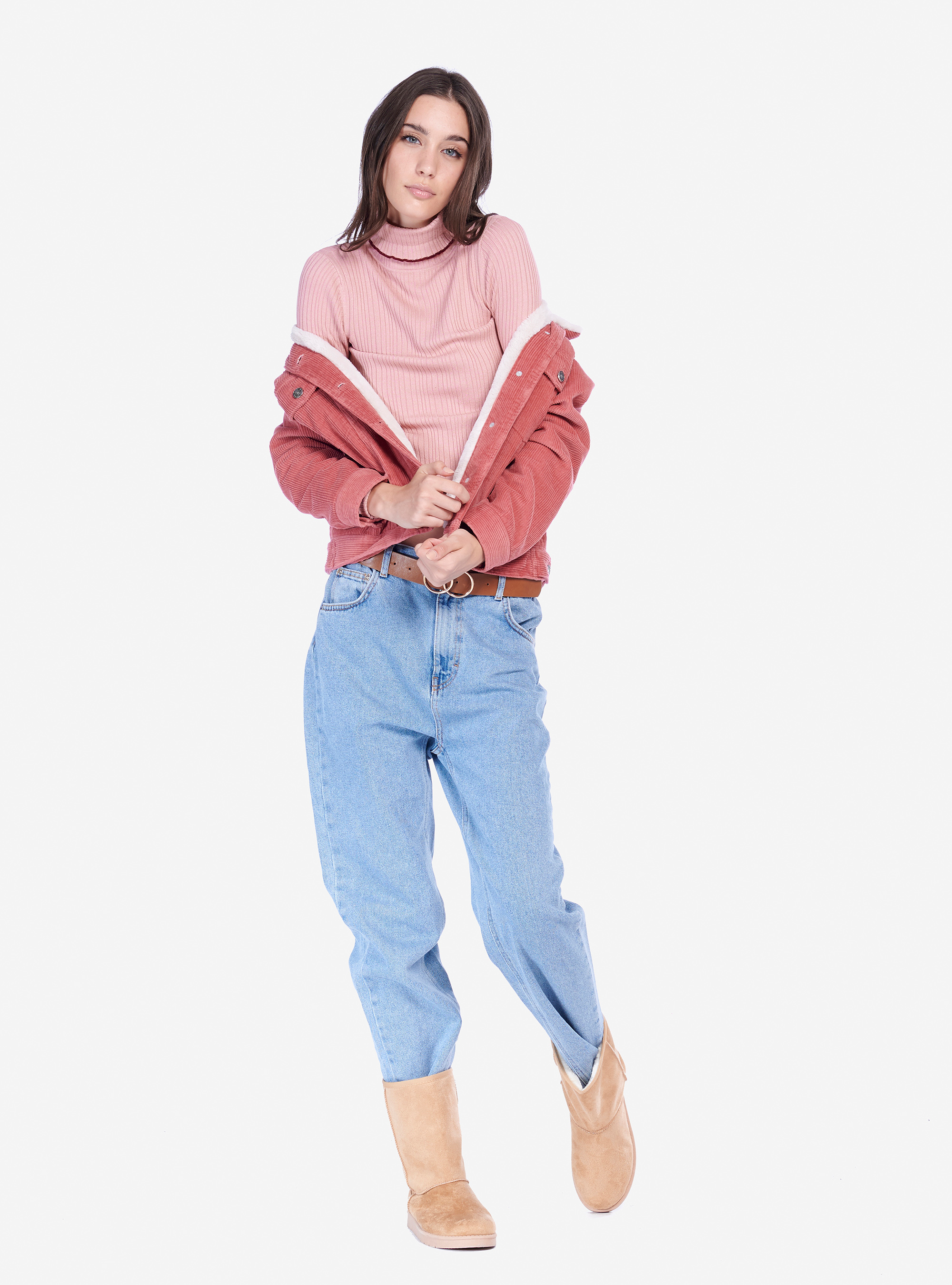 Pull à col roulé avec des extrémités ondulées, C501 PINK