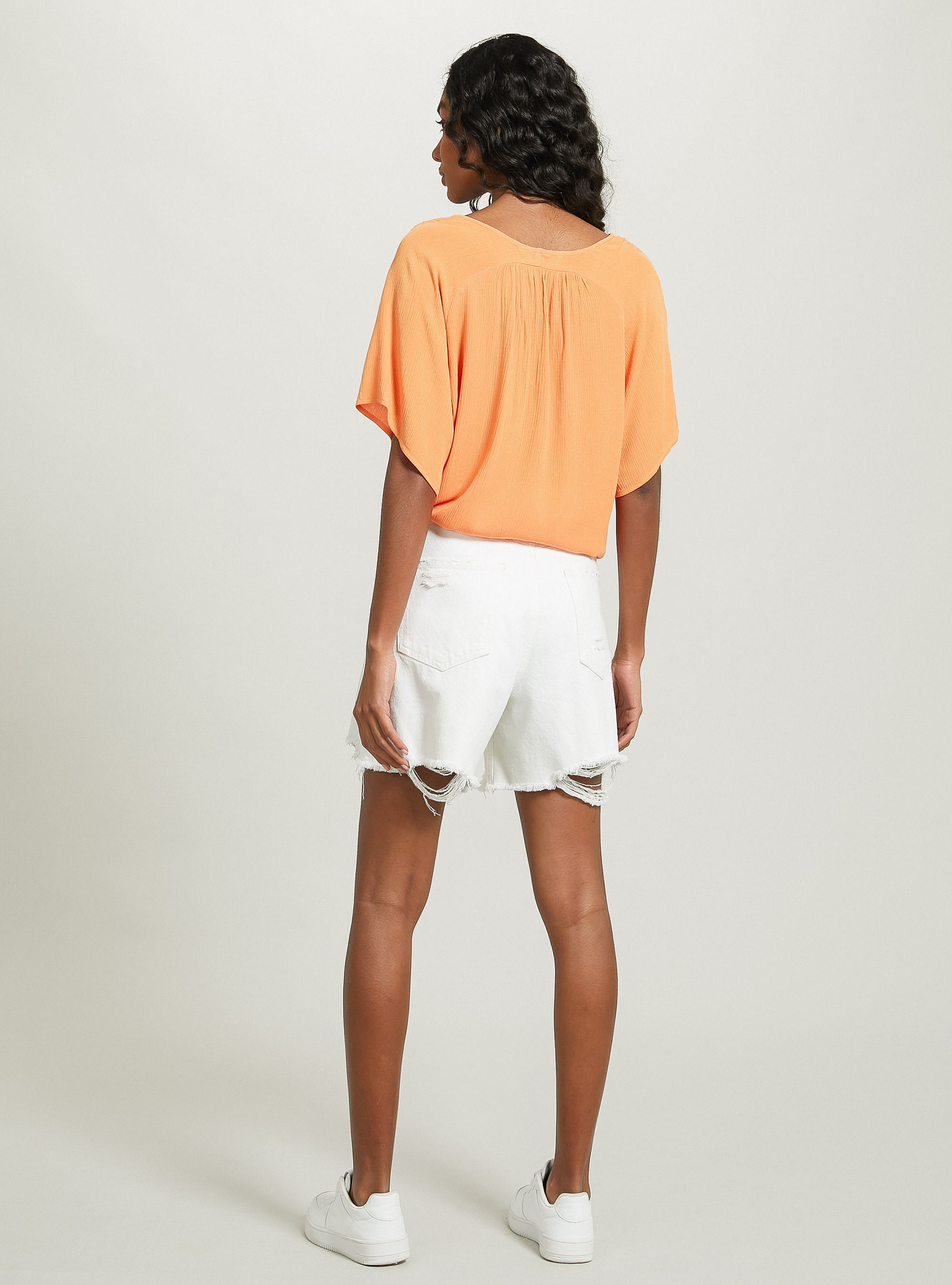 Solid colour v-neck shirt with waist knot, OR2 ORANGE MED.