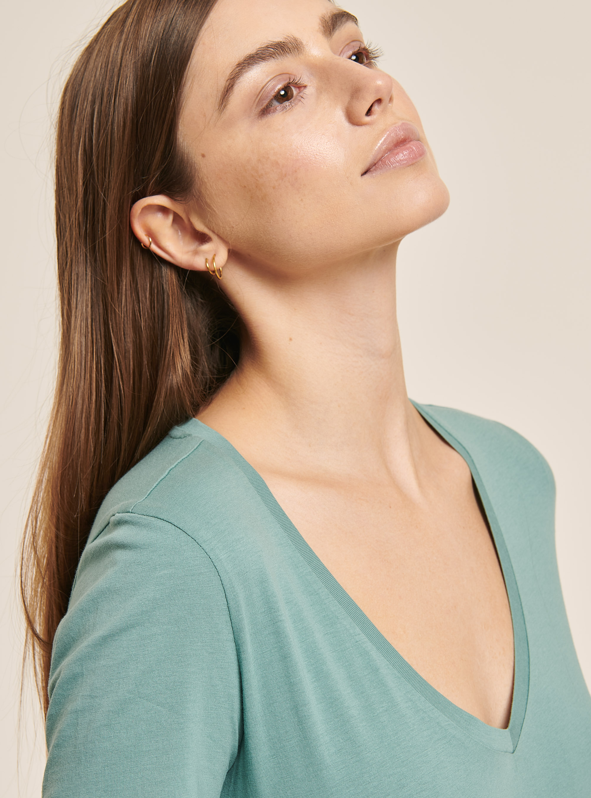 V-neck T-shirt in cotton, C657 GREEN