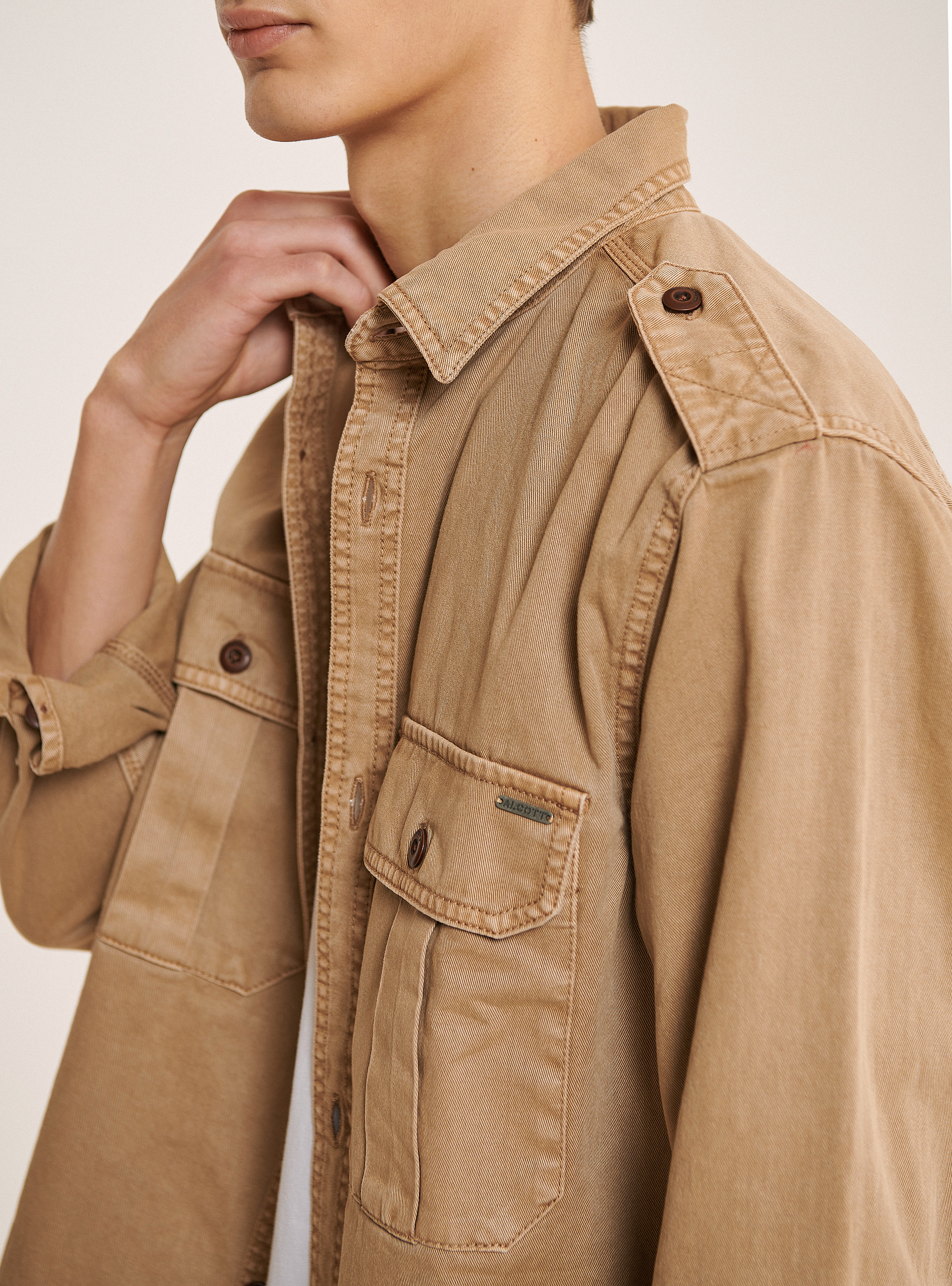 Camisa con maxi bolsillos de algodón, C536 TOBACCO