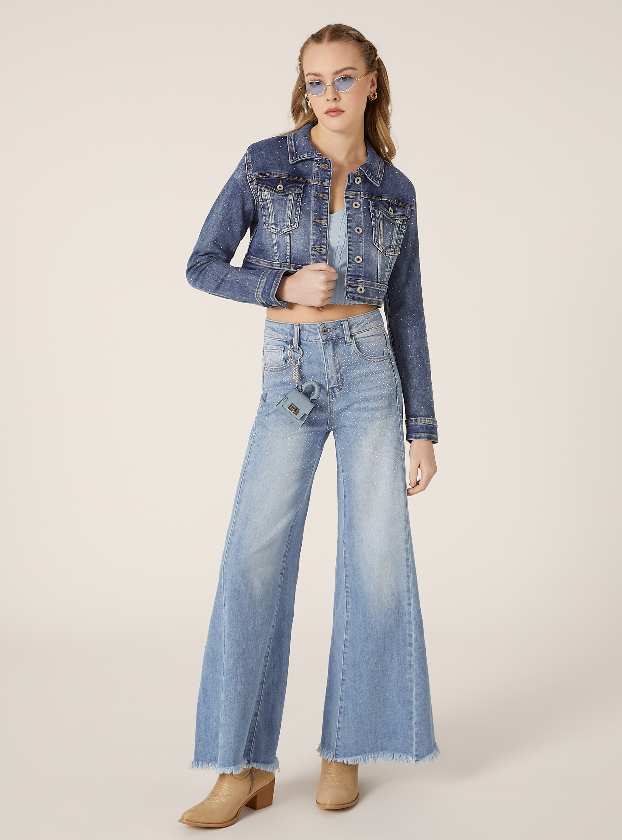 Chaqueta vaquera recortada con strass, D003 MEDIUM BLUE