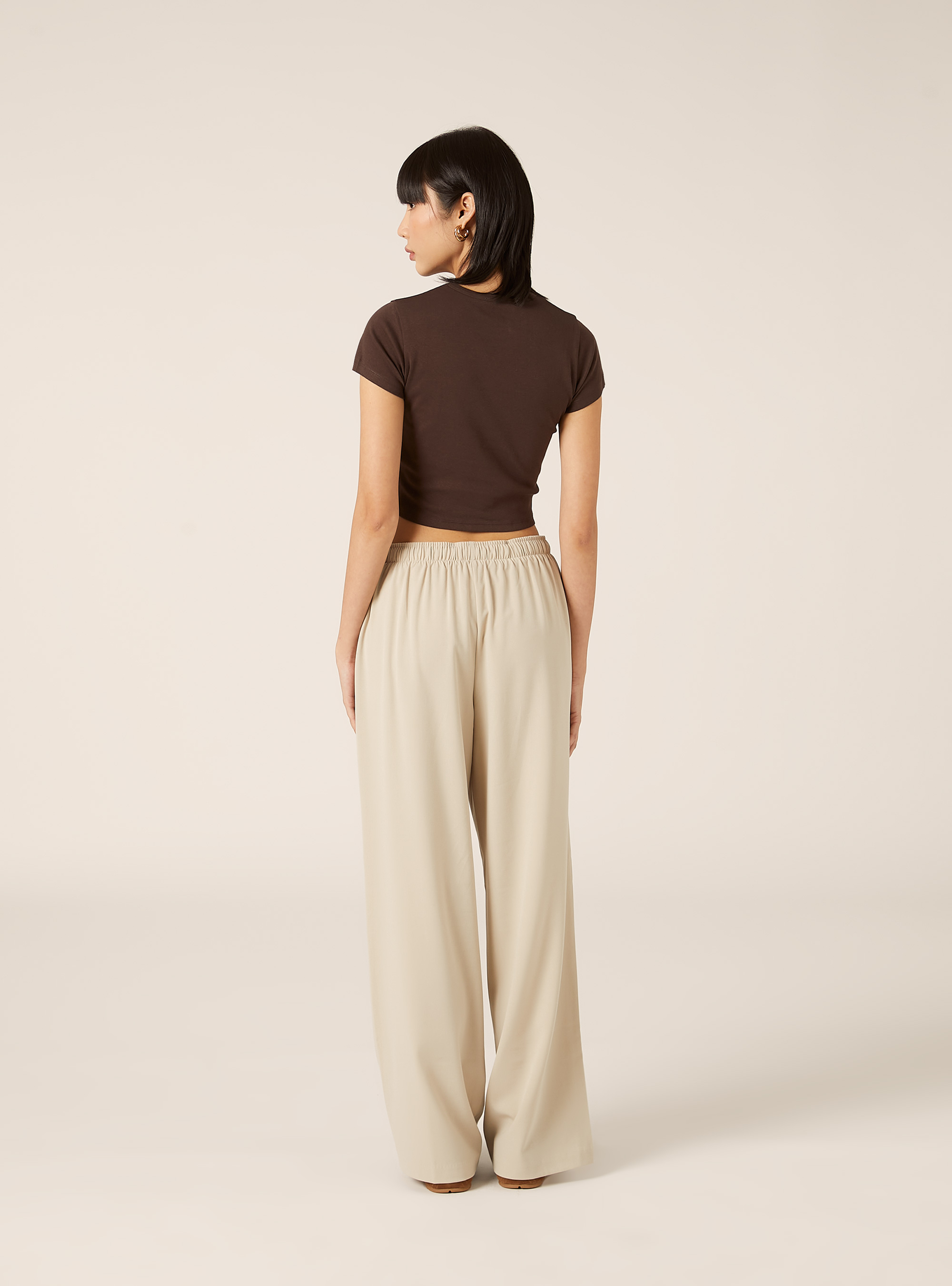 Kurz&auml;rmeliges Crop-T-Shirt mit College-Grafik-Print, BR1 BROWN DARK